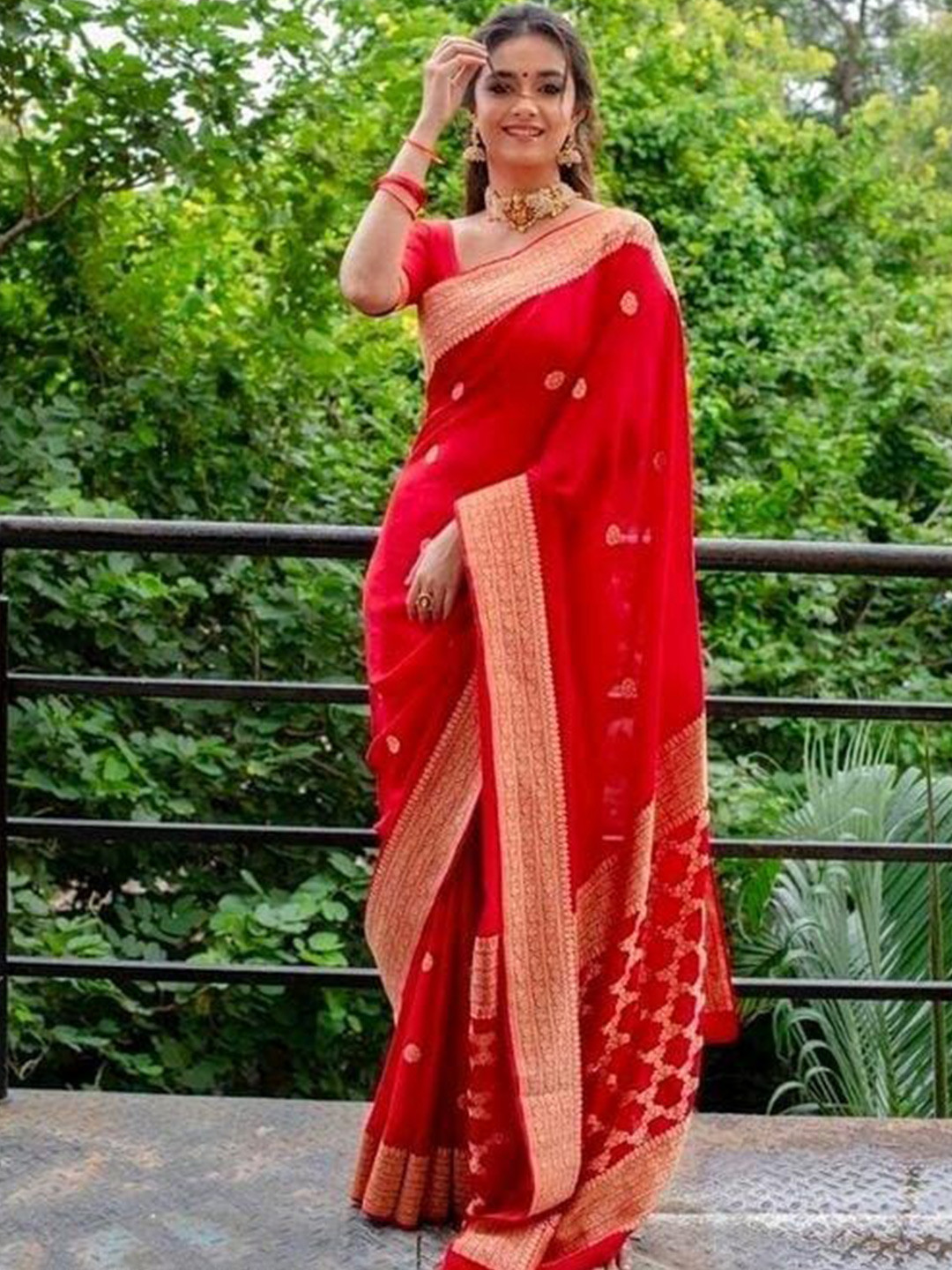 

ORUS Woven Design Zari Silk Blend Banarasi Saree, Red