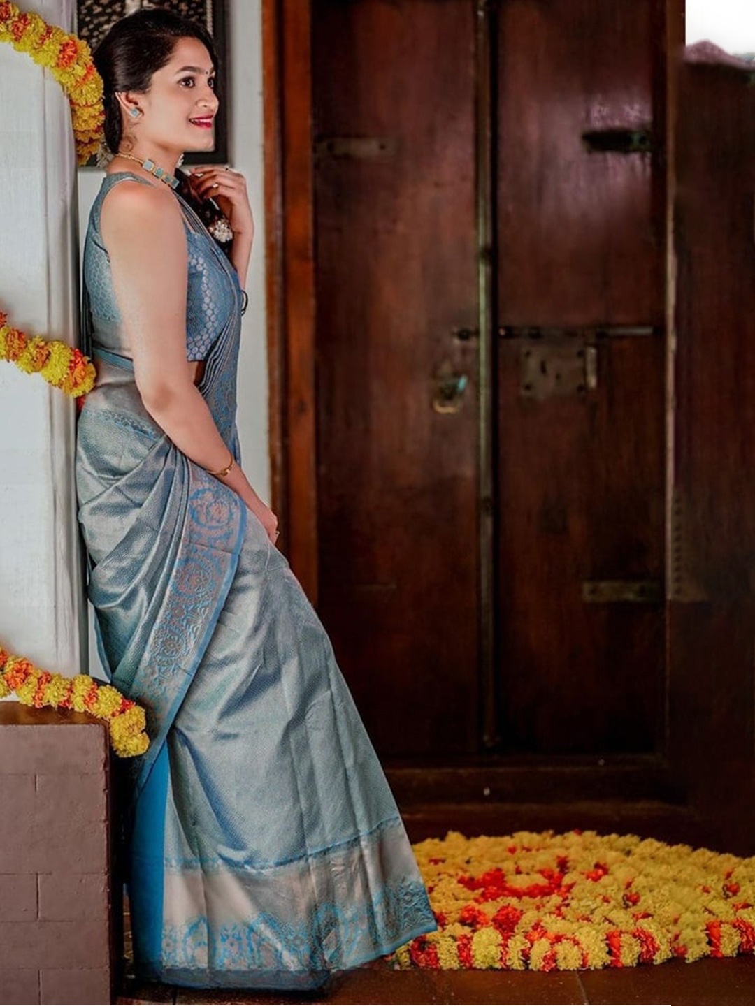 

ORUS Woven Design Zari Kanjeevaram Saree, Grey