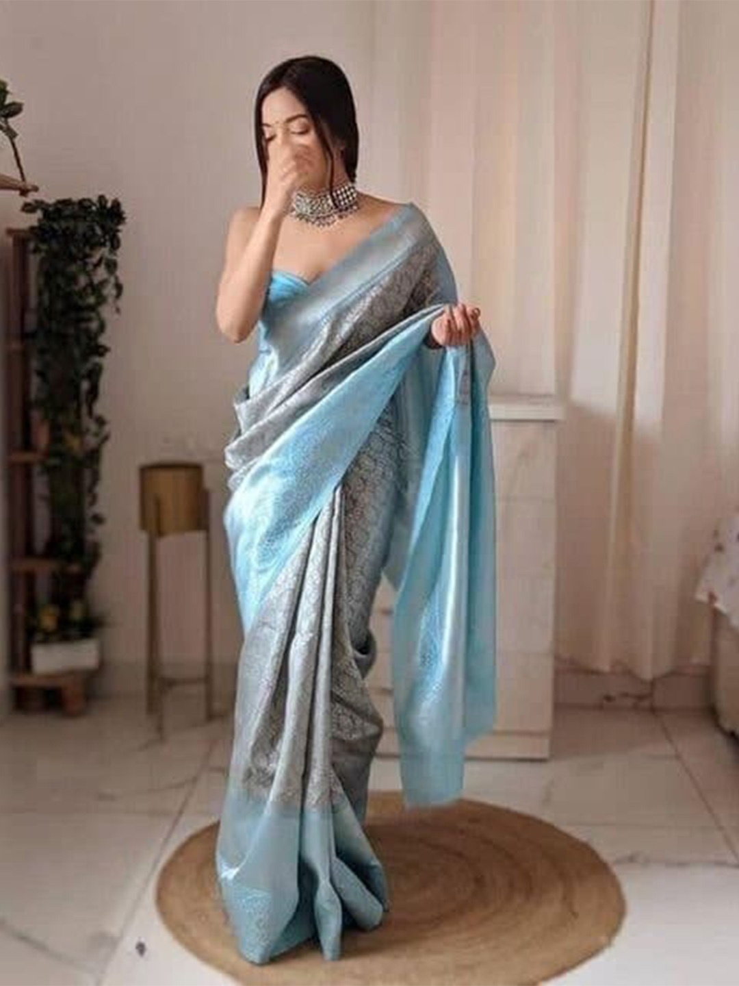 

ORUS Woven Design Zari Silk Blend Kanjeevaram Saree, Grey