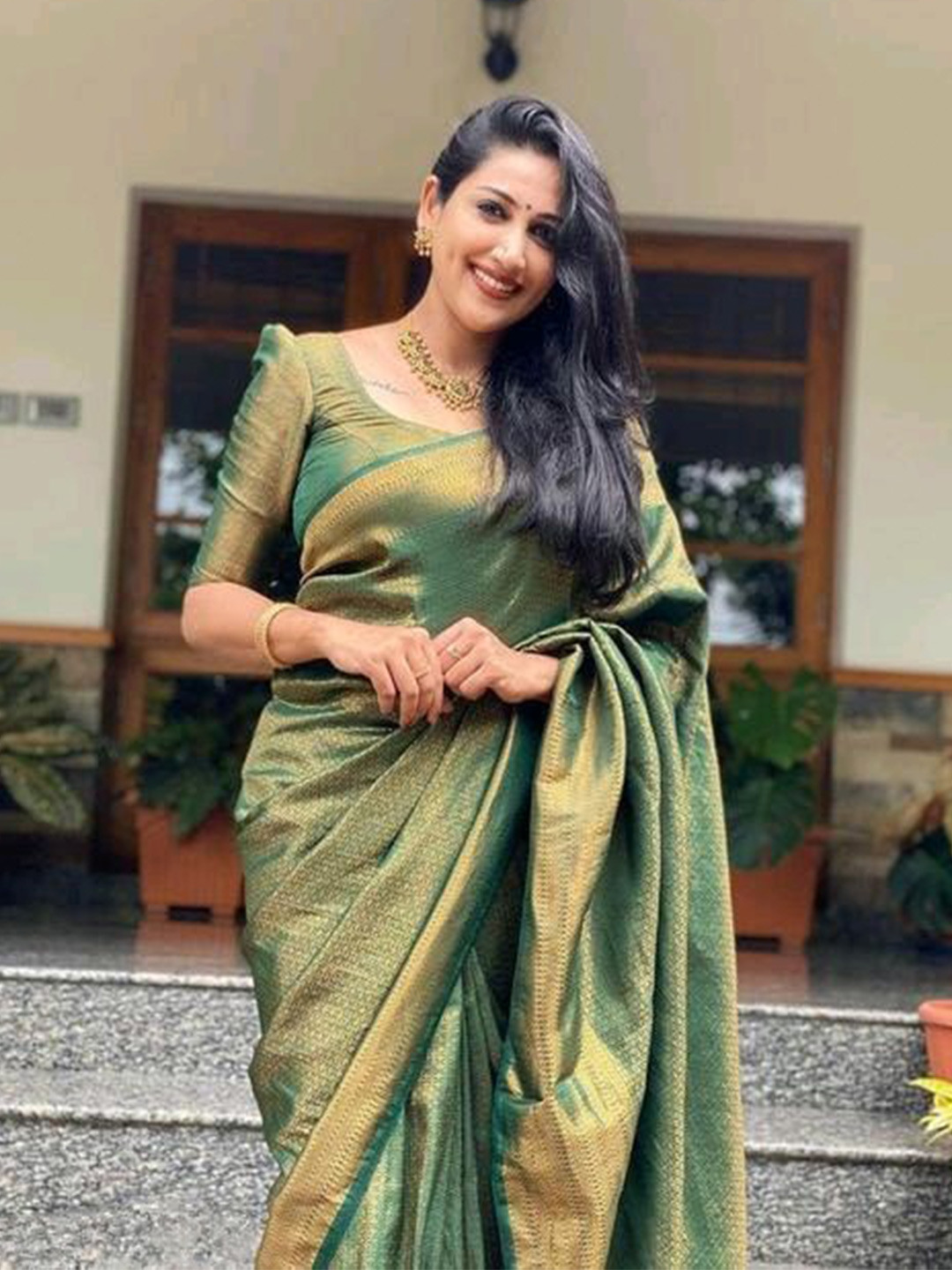 

ORUS Woven Design Zari Silk Blend Kanjeevaram Saree, Green