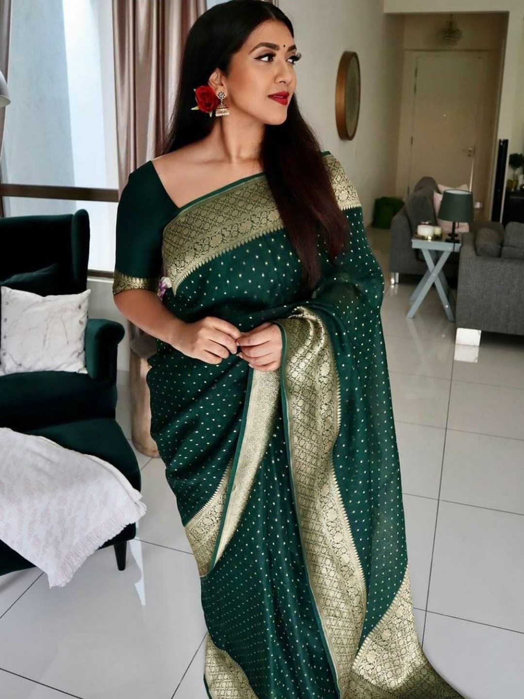 

ORUS Woven Design Zari Silk Blend Banarasi Saree, Green
