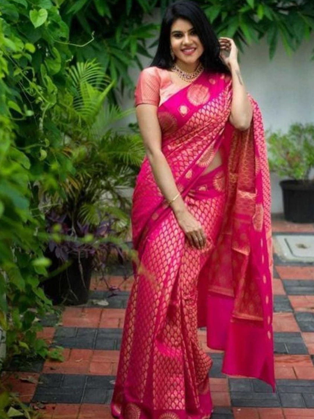 

ORUS Woven Design Zari Silk Blend Banarasi Saree, Pink