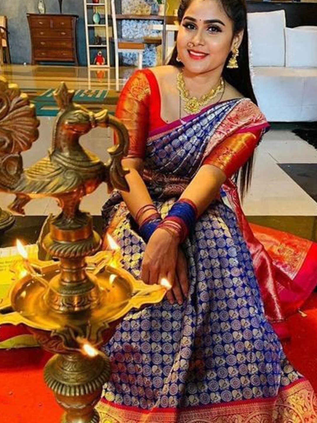 

ORUS Woven Design Zari Silk Blend Kanjeevaram Saree, Blue