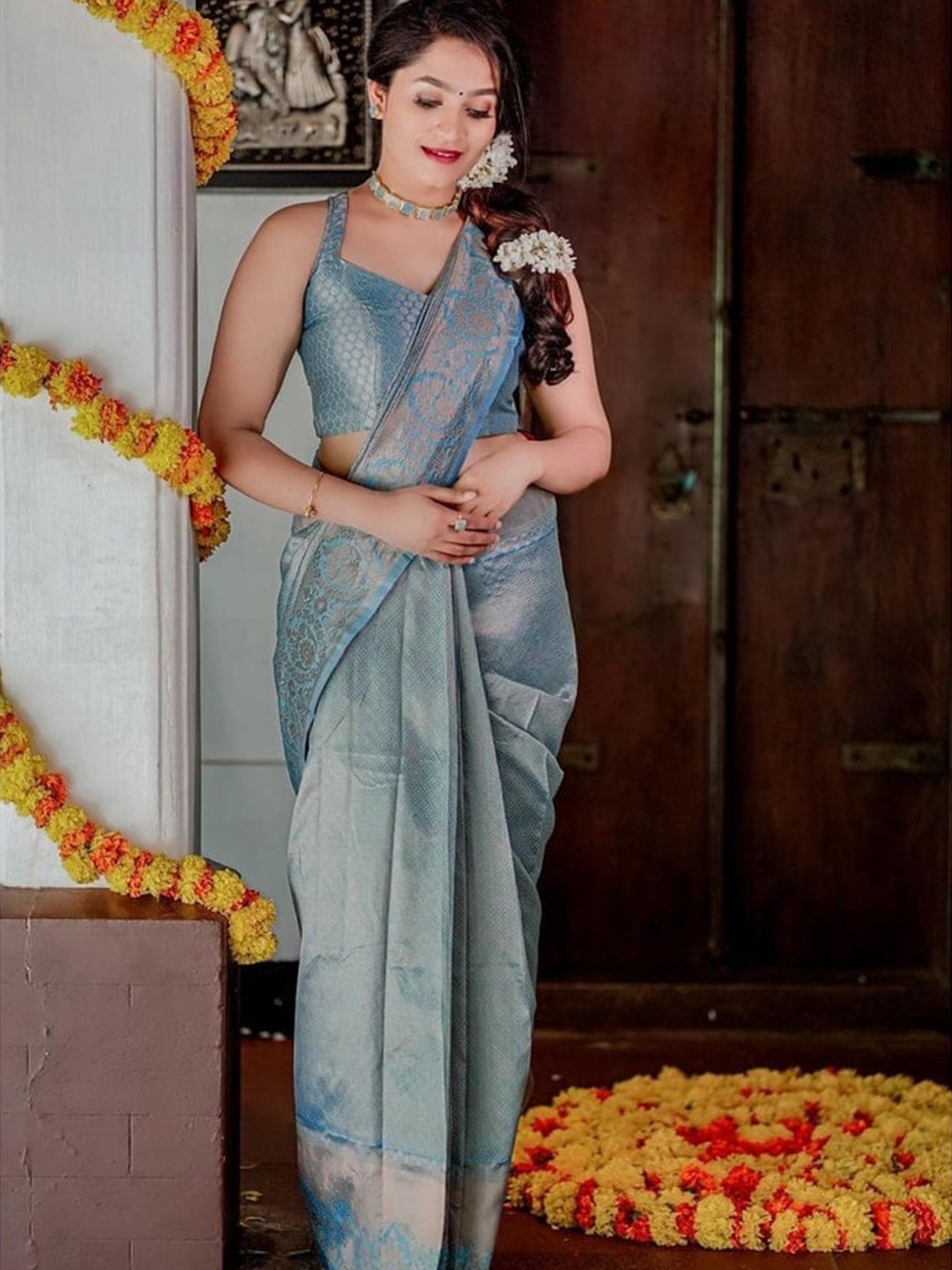 

ORUS Woven Design Zari Silk Blend Kanjeevaram Saree, Grey