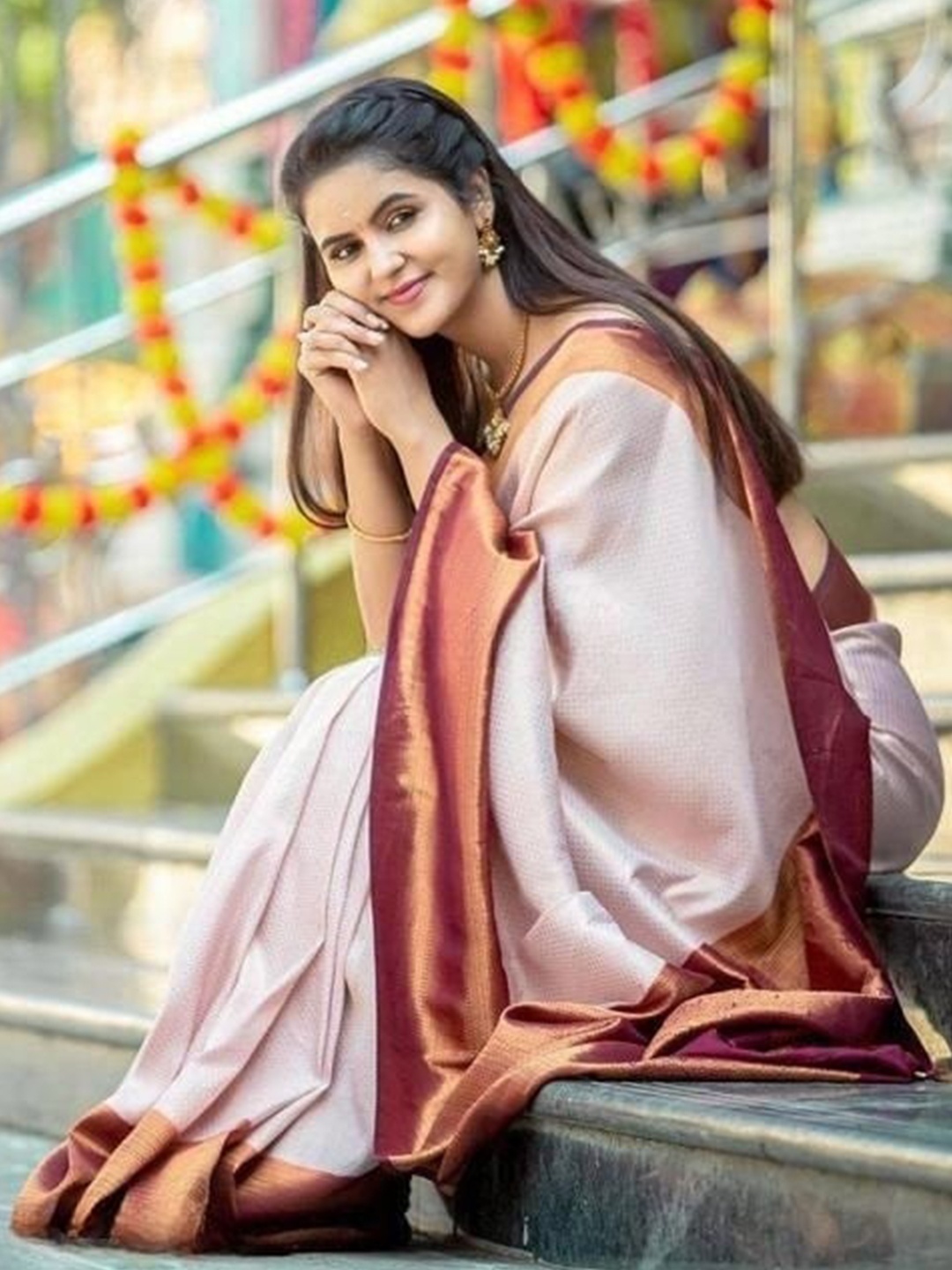 

ORUS Woven Design Zari Silk Blend Kanjeevaram Saree, Cream