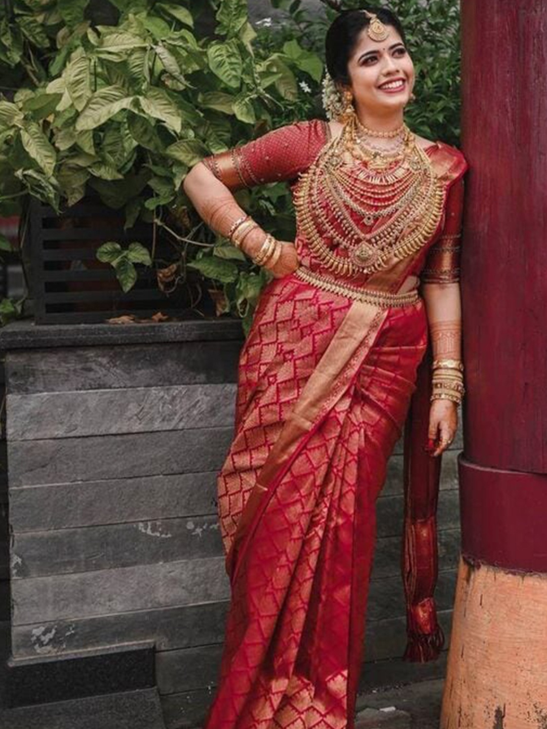 

ORUS Woven Design Zari Banarasi Saree, Red