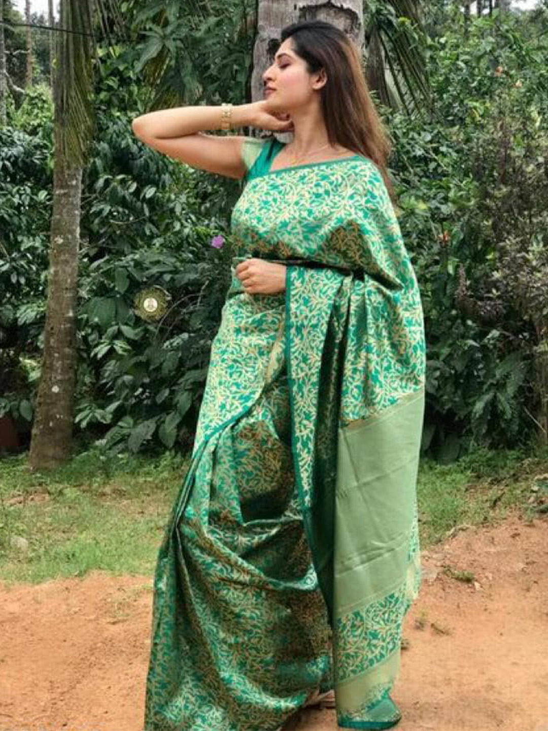 

ORUS Woven Design Zari Silk Blend Kanjeevaram Saree, Green