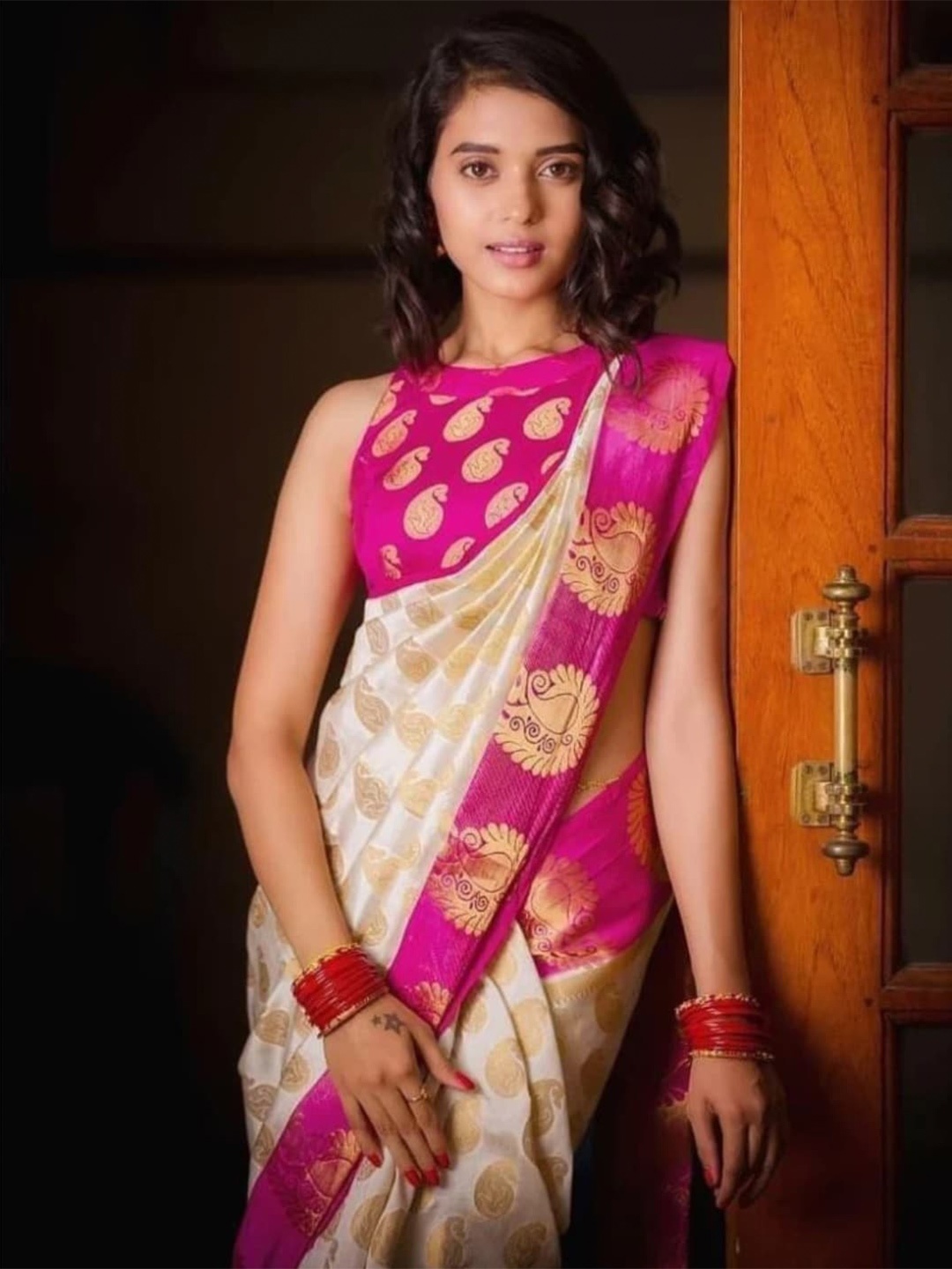 

ORUS Woven Design Zari Silk Blend Kanjeevaram Saree, Cream