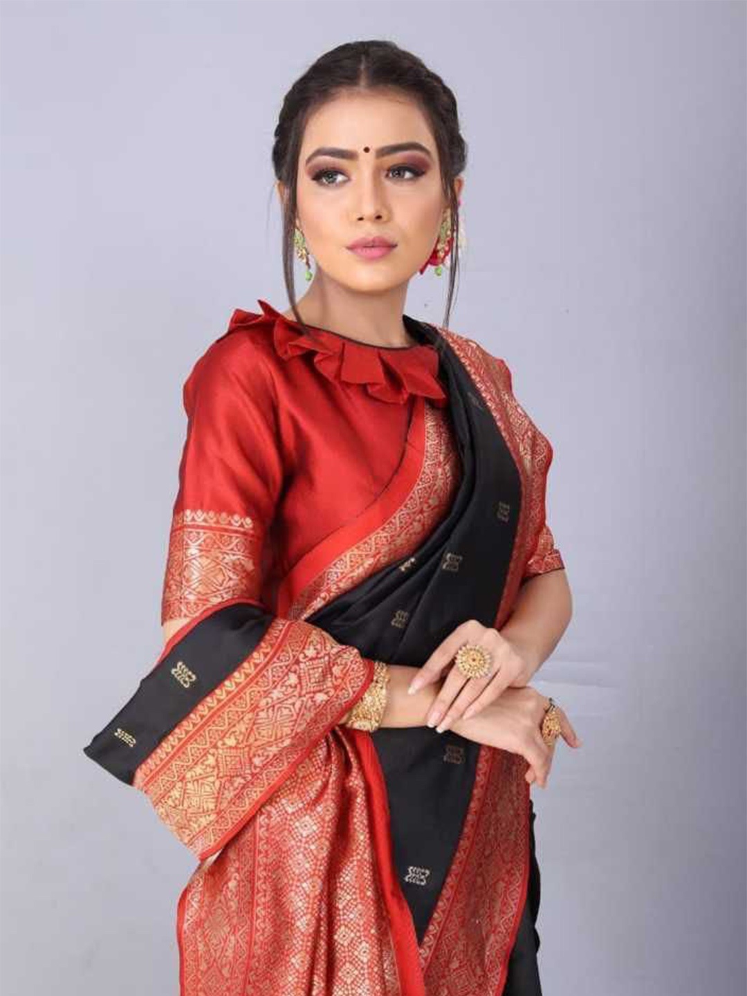 

ORUS Woven Design Zari Silk Blend Banarasi Saree, Black