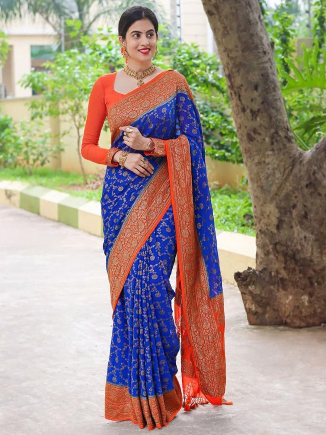 

ORUS Woven Design Zari Silk Blend Kanjeevaram Saree, Blue