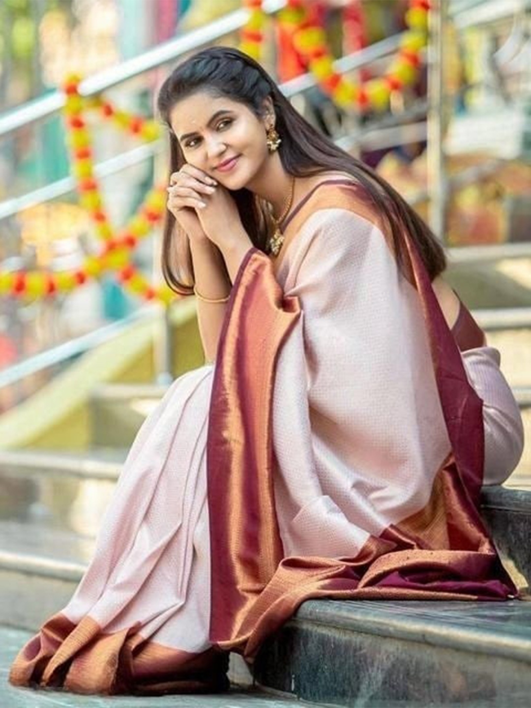 

ORUS Woven Design Zari Silk Blend Kanjeevaram Saree, Cream