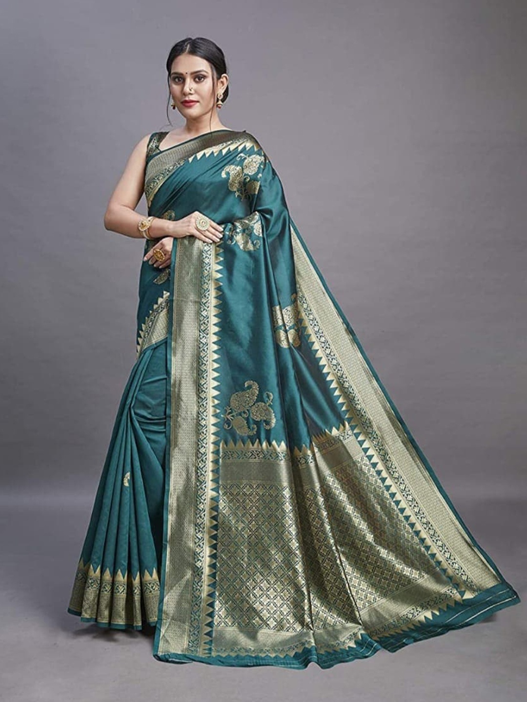 

ORUS Paisley Woven Design Zari Pure Silk Kanjeevaram Saree, Green