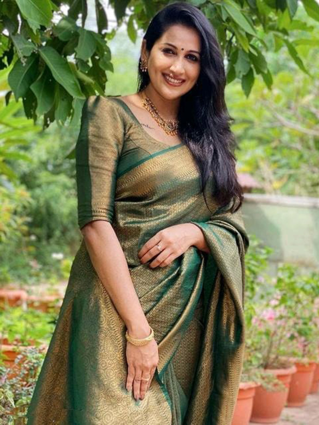 

ORUS Jacquard Ethnic Motif Woven Design Zari Pure Silk Kanjeevaram Saree, Green
