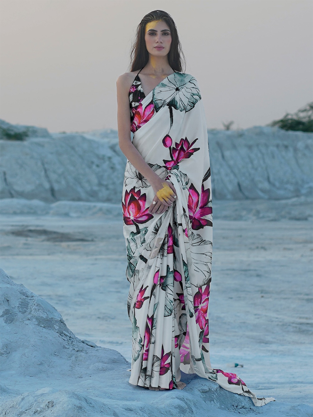 

Anouk Floral Printed Crepe Saree, Off white