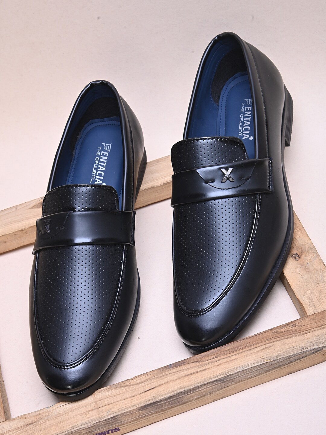 

Fentacia Men Textured Slip-On Formal Loafers, Black