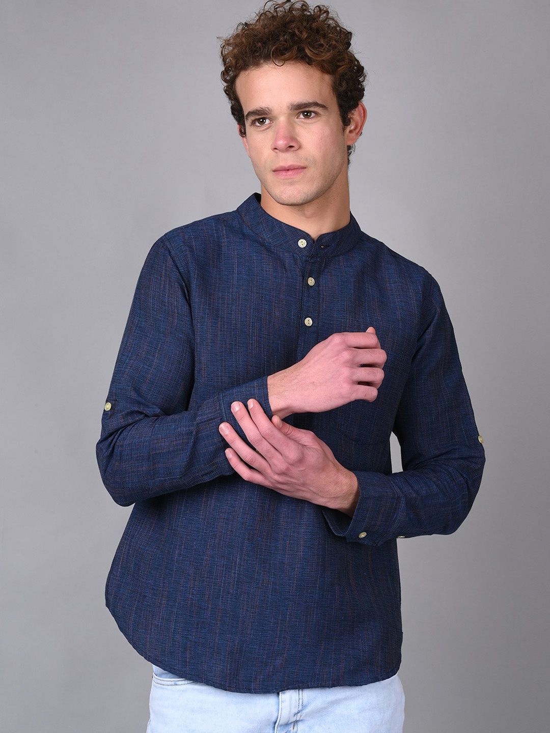 

Vastraa Fusion Band Collar Pure Cotton Kurta, Navy blue
