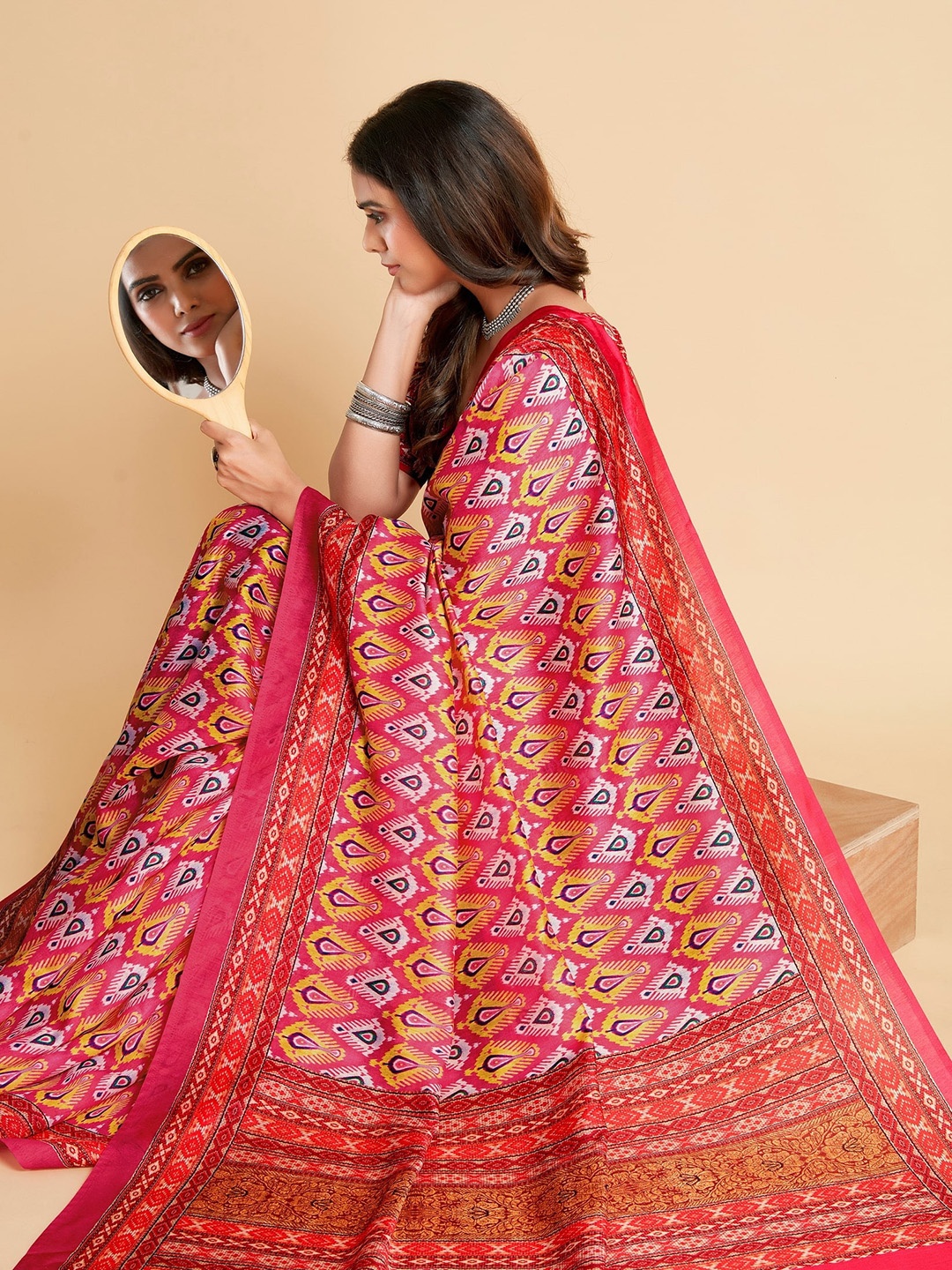 

Sangria Ethnic Motifs Printed Silk cotton Sarees, Magenta