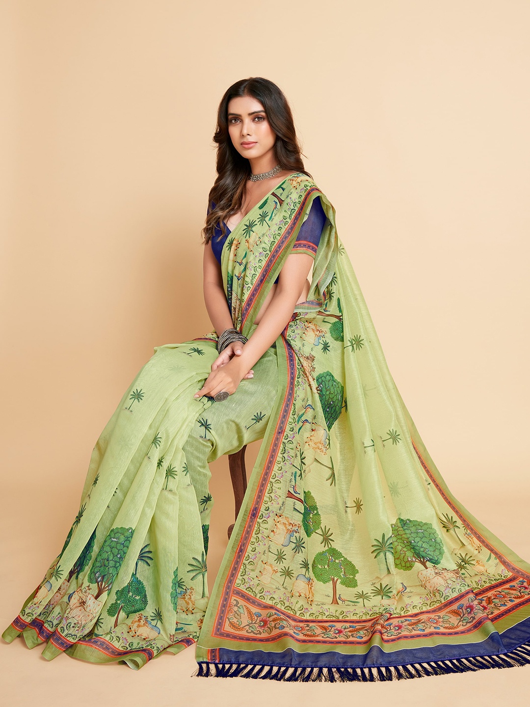 

Sangria Floral Printed Sarees, Green