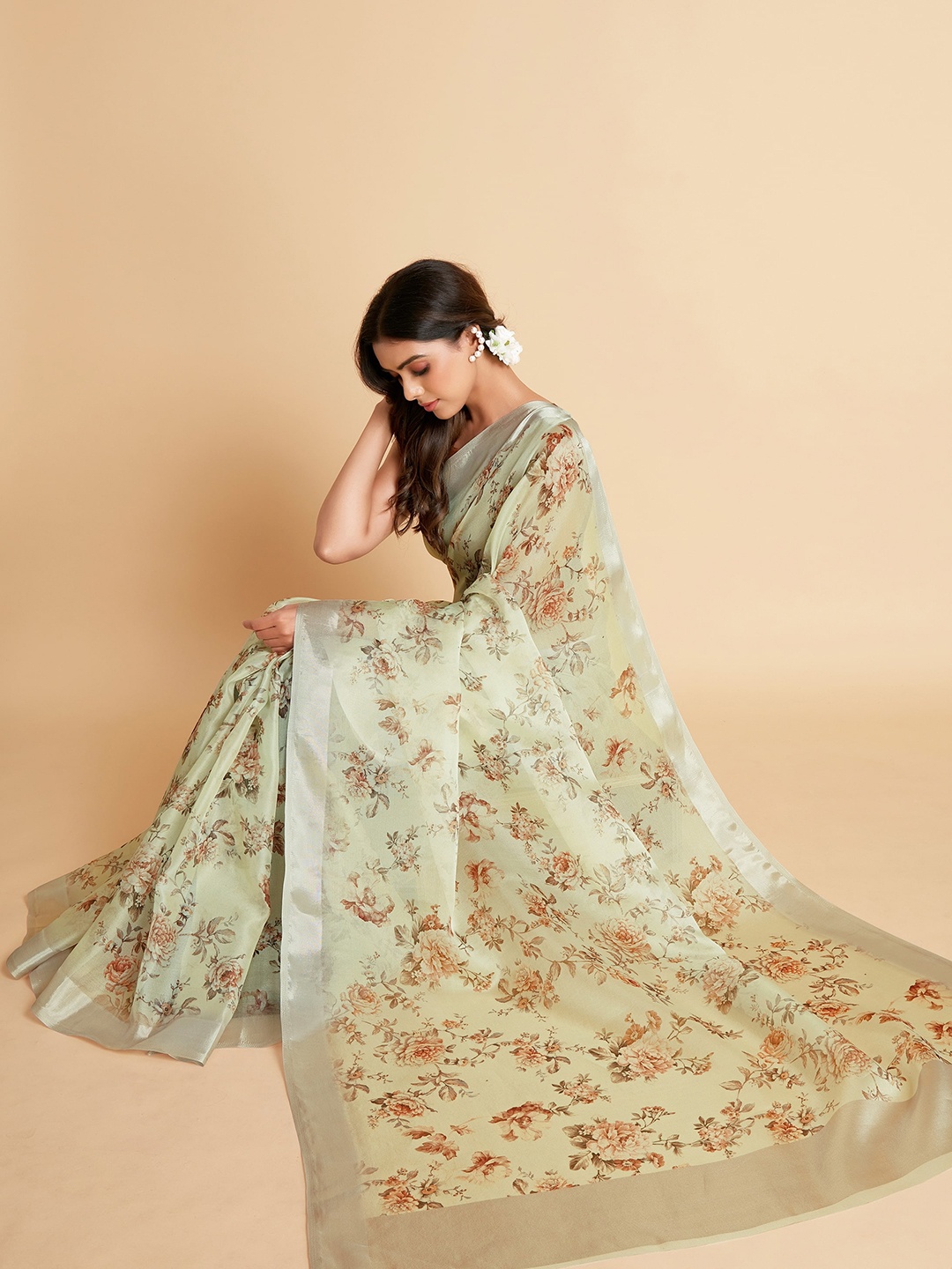 

Sangria Floral Printed Organza Saree, Cream