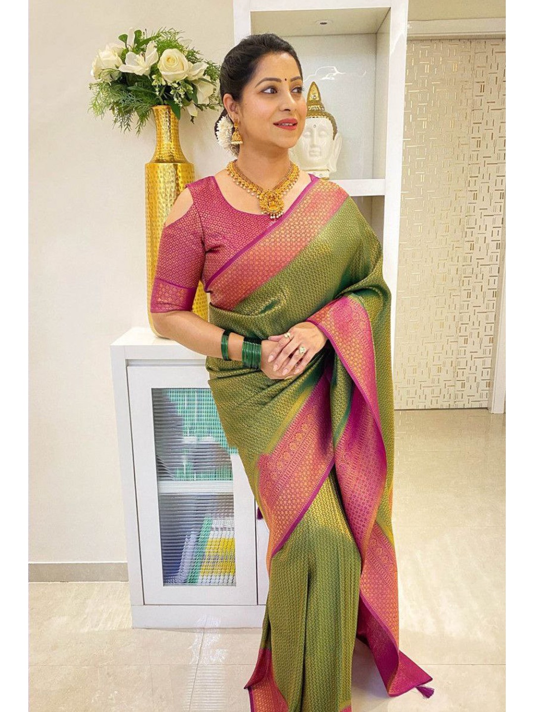 

Wuxi Woven Design Zari Pure Silk Banarasi Saree, Green