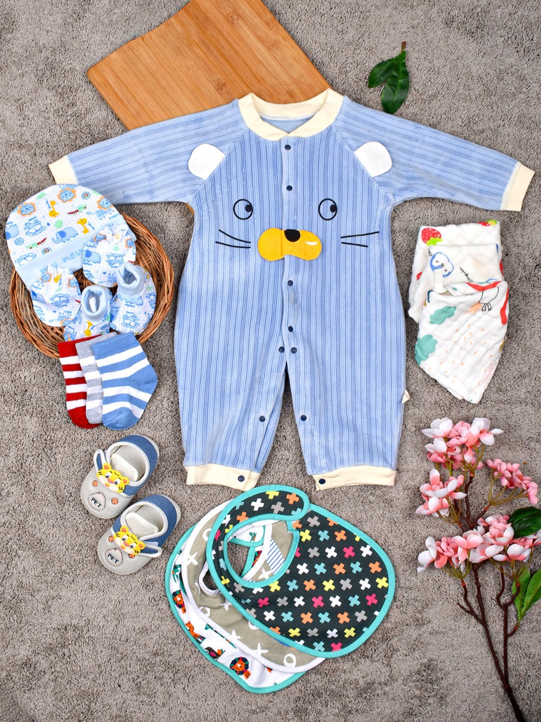 

Moms Home Infants Set of 14 Organic Cotton Baby Apparel Gift Set, Blue