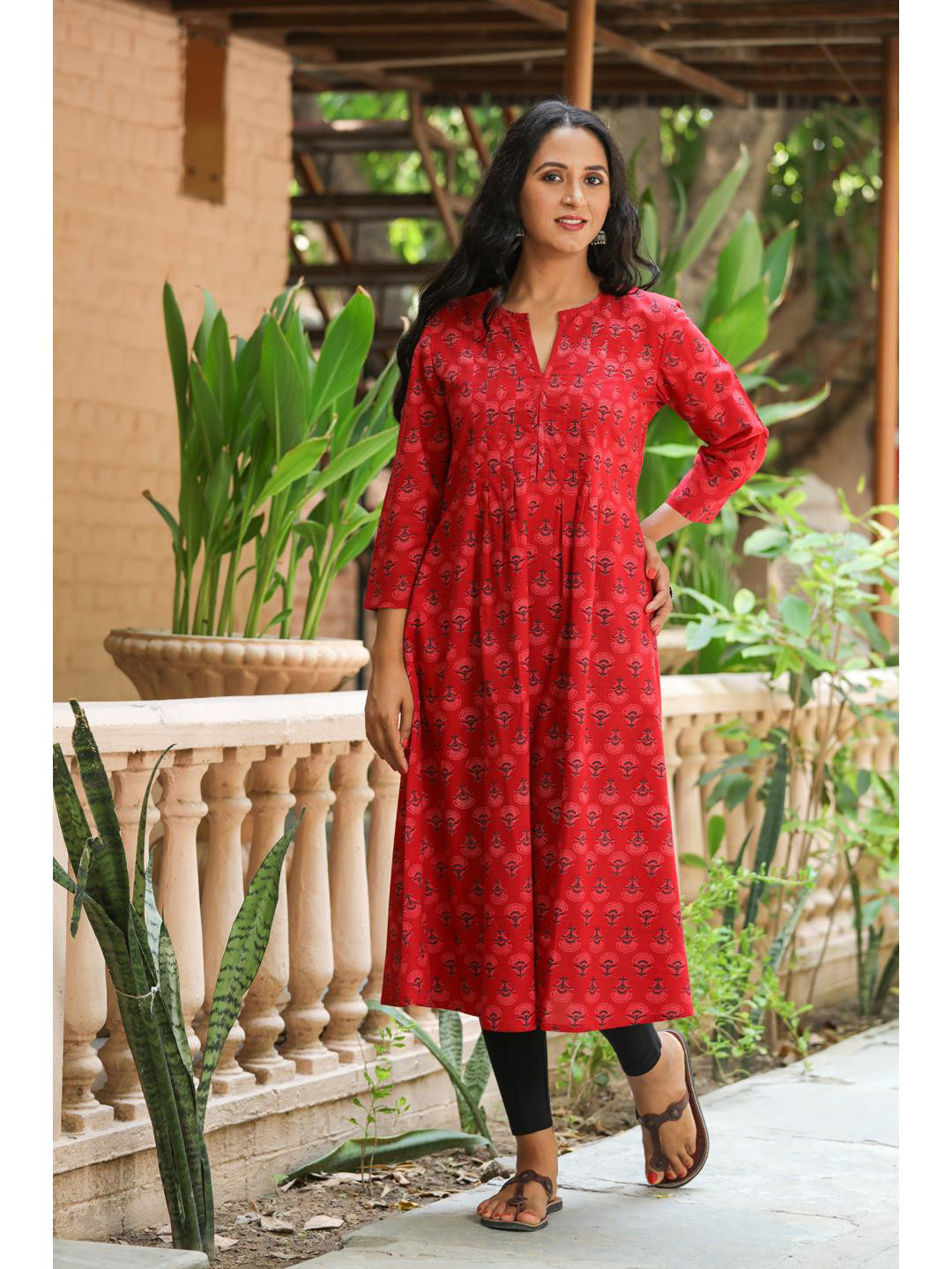 

Baisacrafts Women Red Ethnic Motifs Printed Anarkali Kurta