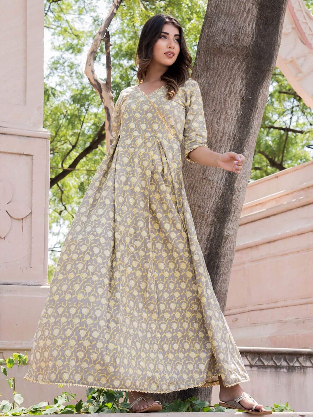 

Rangpur Floral Printed V Neck Fit and Flare Cotton Maxi Dress, Grey