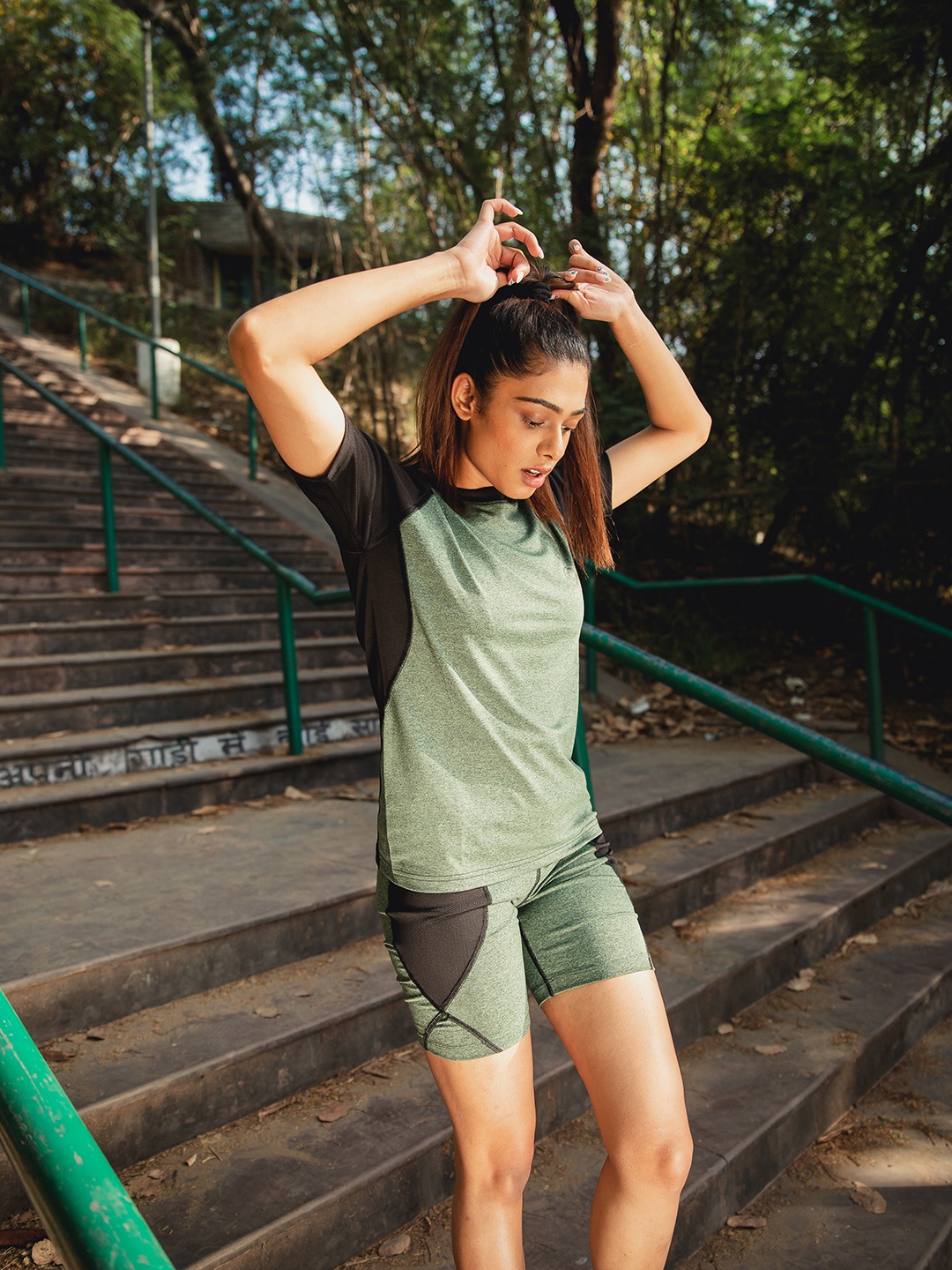 

CHKOKKO Women Colourblocked Slip-On Slim Fit Cycling Sports Shorts, Green