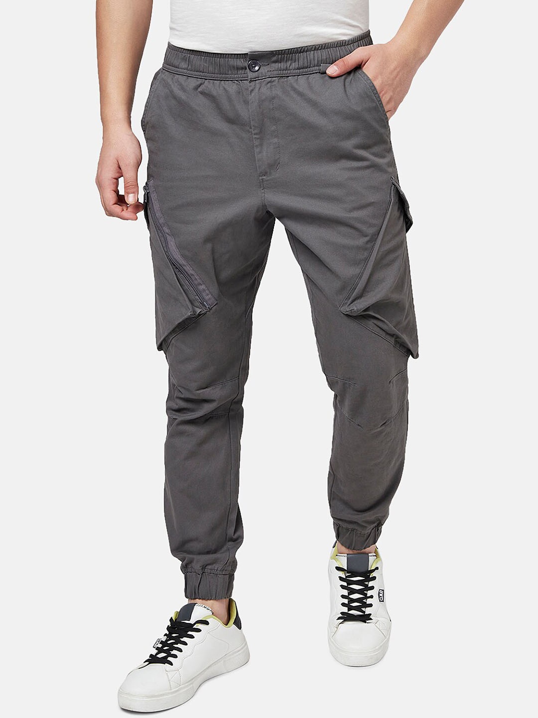 

People Men Solid Regular Fit Cotton Cargos Joggers, Grey