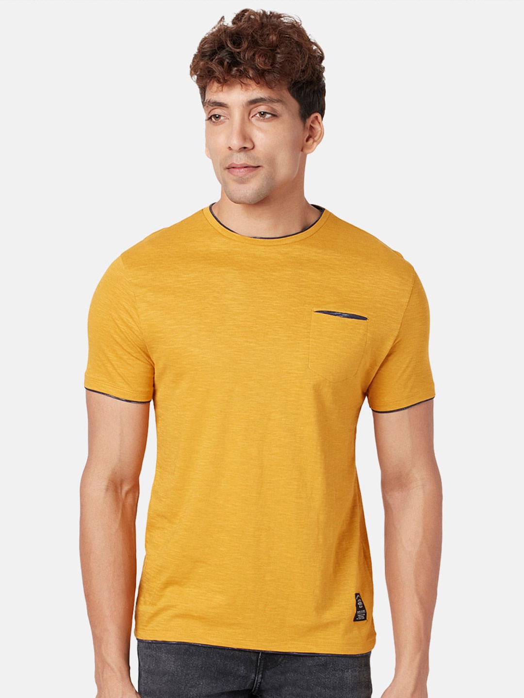 

People Men Cotton Slim Fit T-shirt, Mustard