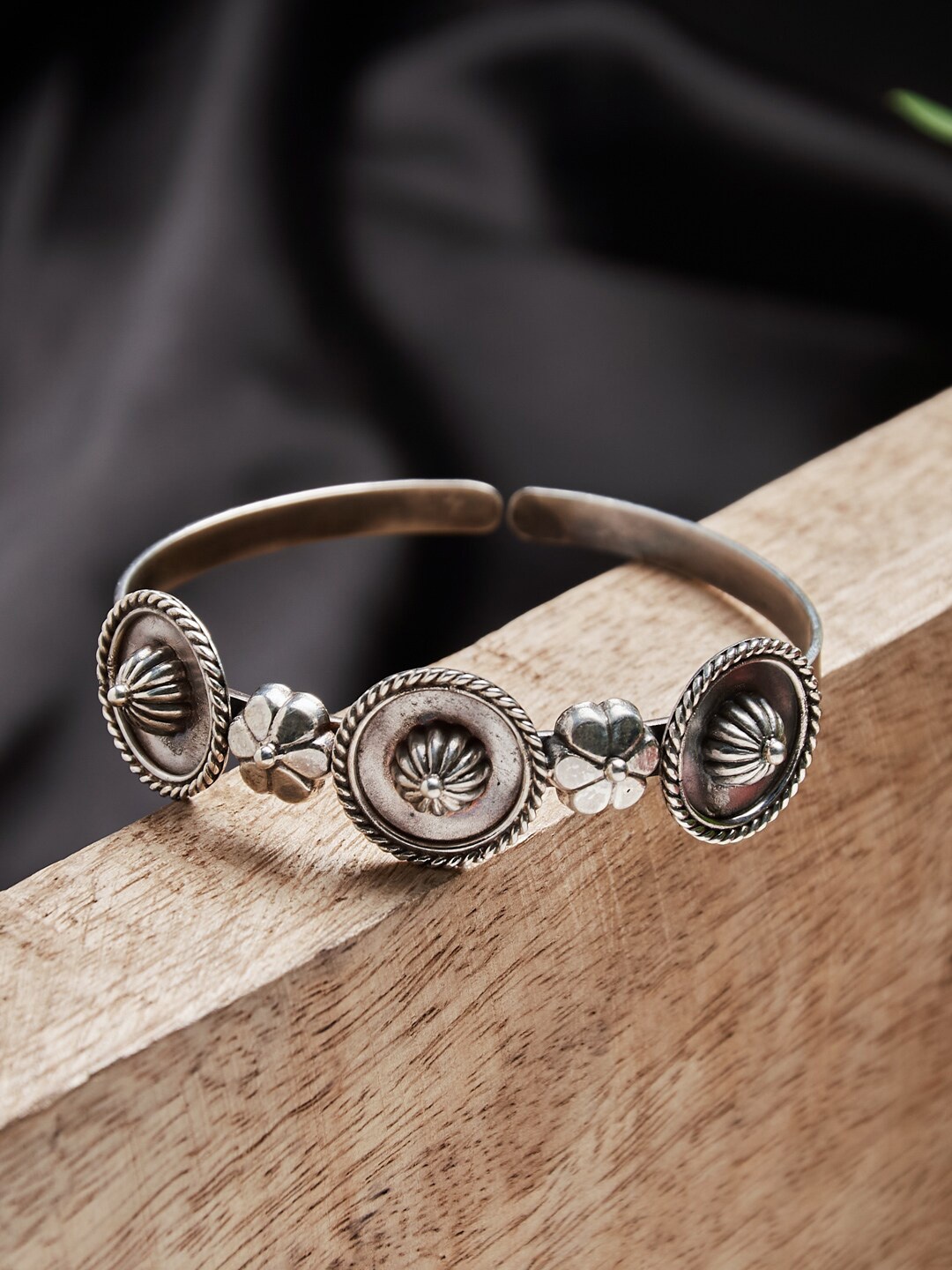 

Fabindia 92.5 Sterling Silver Dual-Toned Tribal Adjustable Bangle
