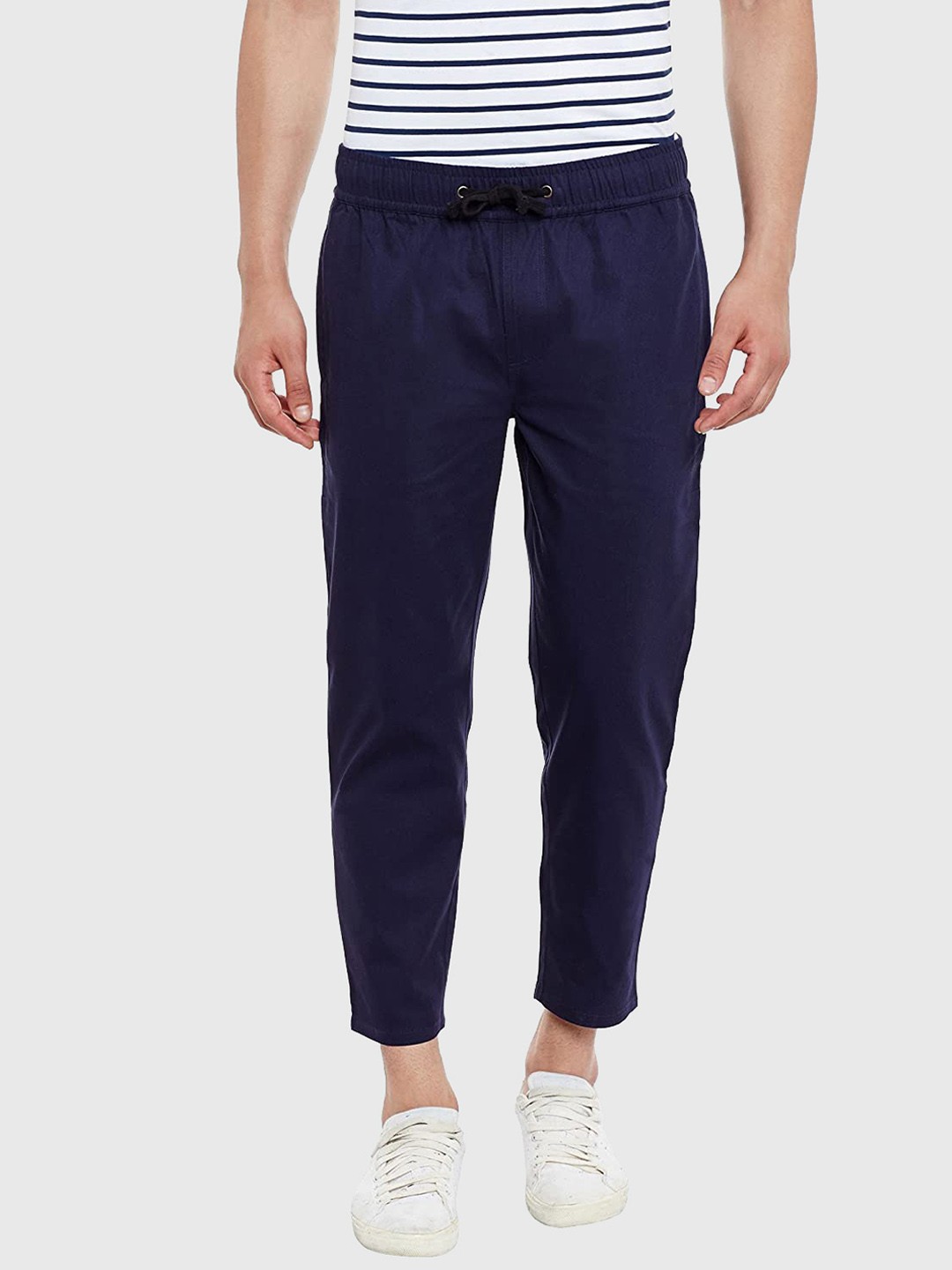 

CHILL WINSTON Men Mid-Rise Relaxed Straight Leg Slim Fit Trousers, Navy blue