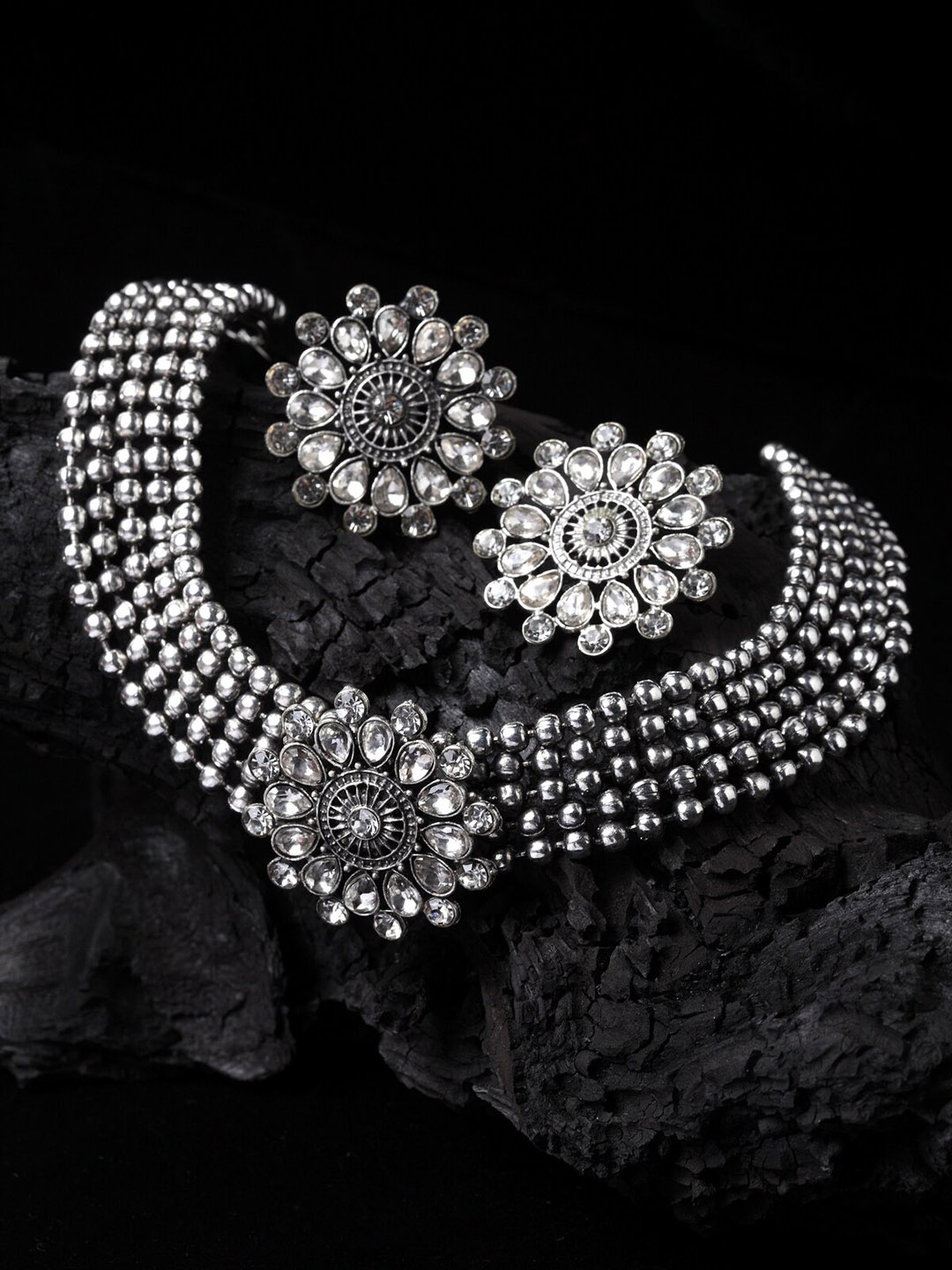 

PANASH Silver-Plated Kundan-Studded & Beaded Jewellery Set