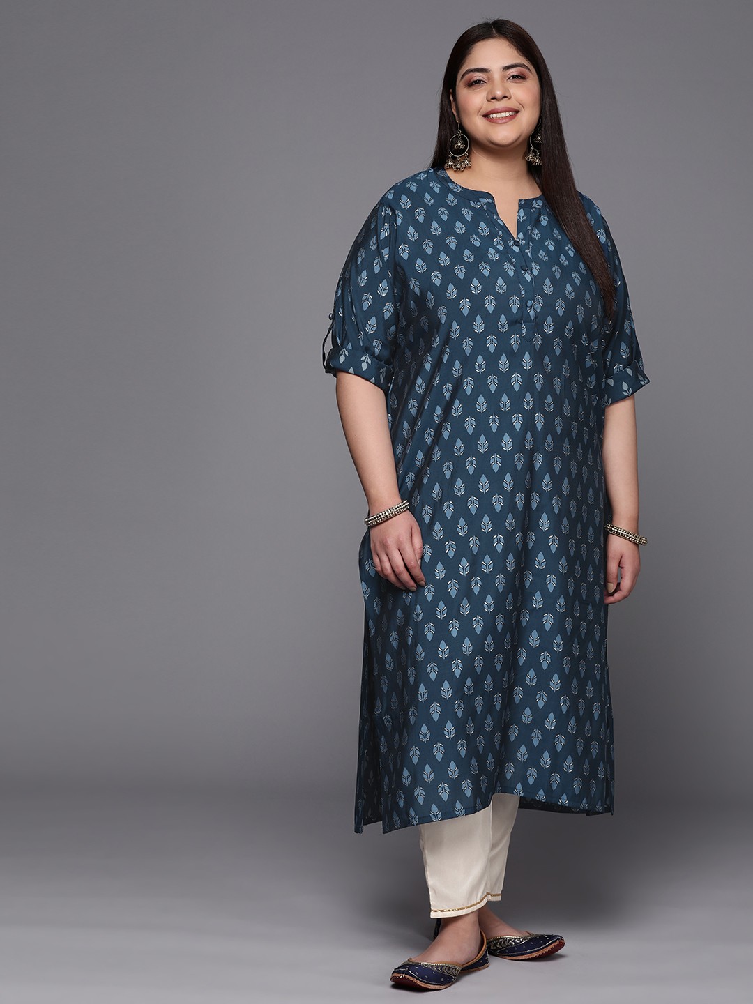 

EXTRA LOVE BY LIBAS Plus Size Floral Printed Kurta, Navy blue