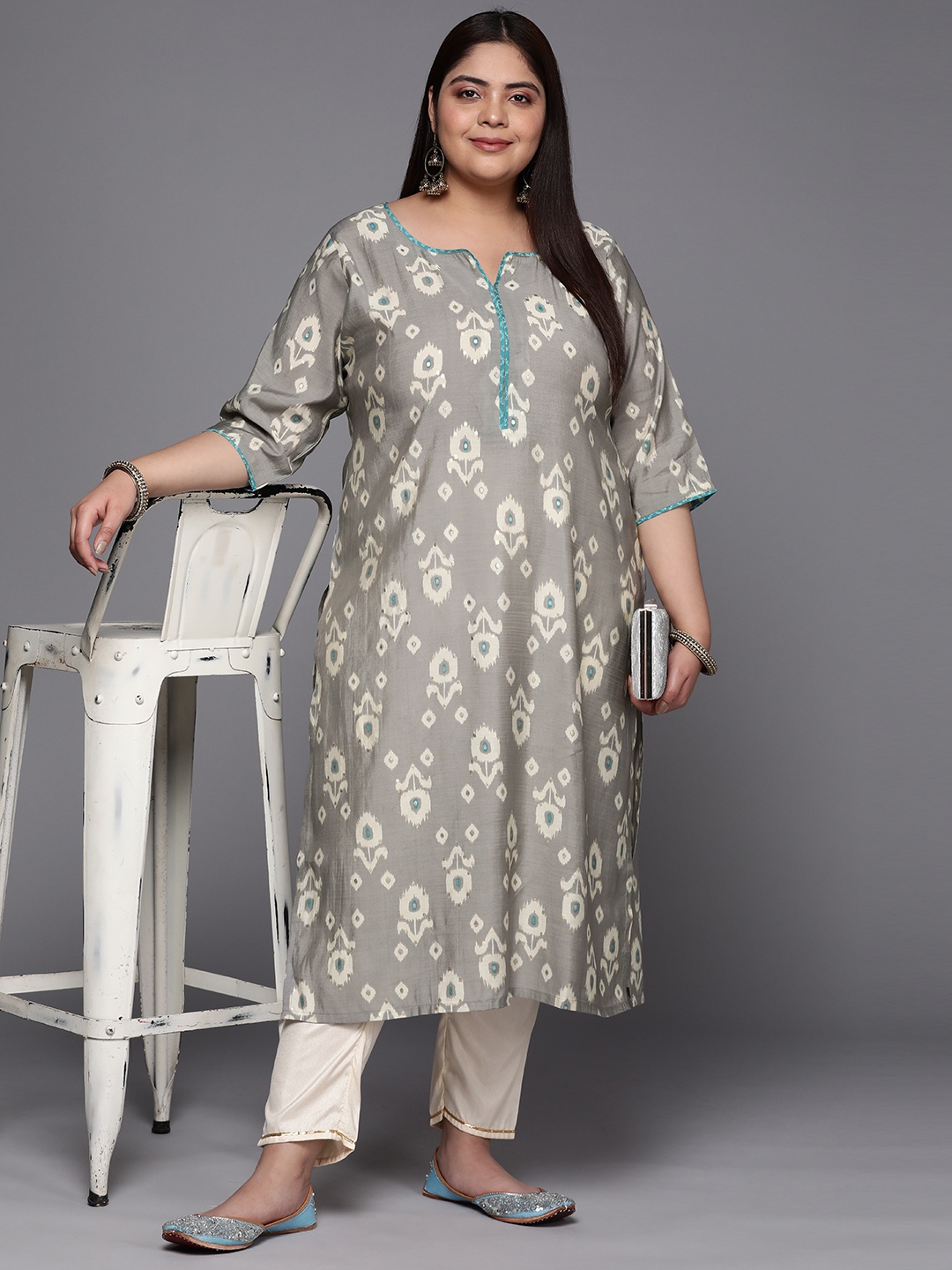 

EXTRA LOVE BY LIBAS Plus Size Floral Printed Kurta, Grey