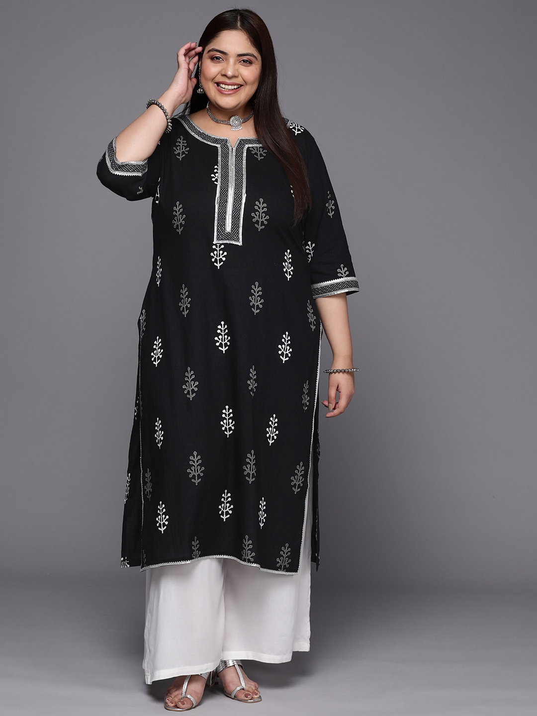 

EXTRA LOVE BY LIBAS Plus Size Floral Foil Printed Gotta Patti Pure Cotton Kurta, Black