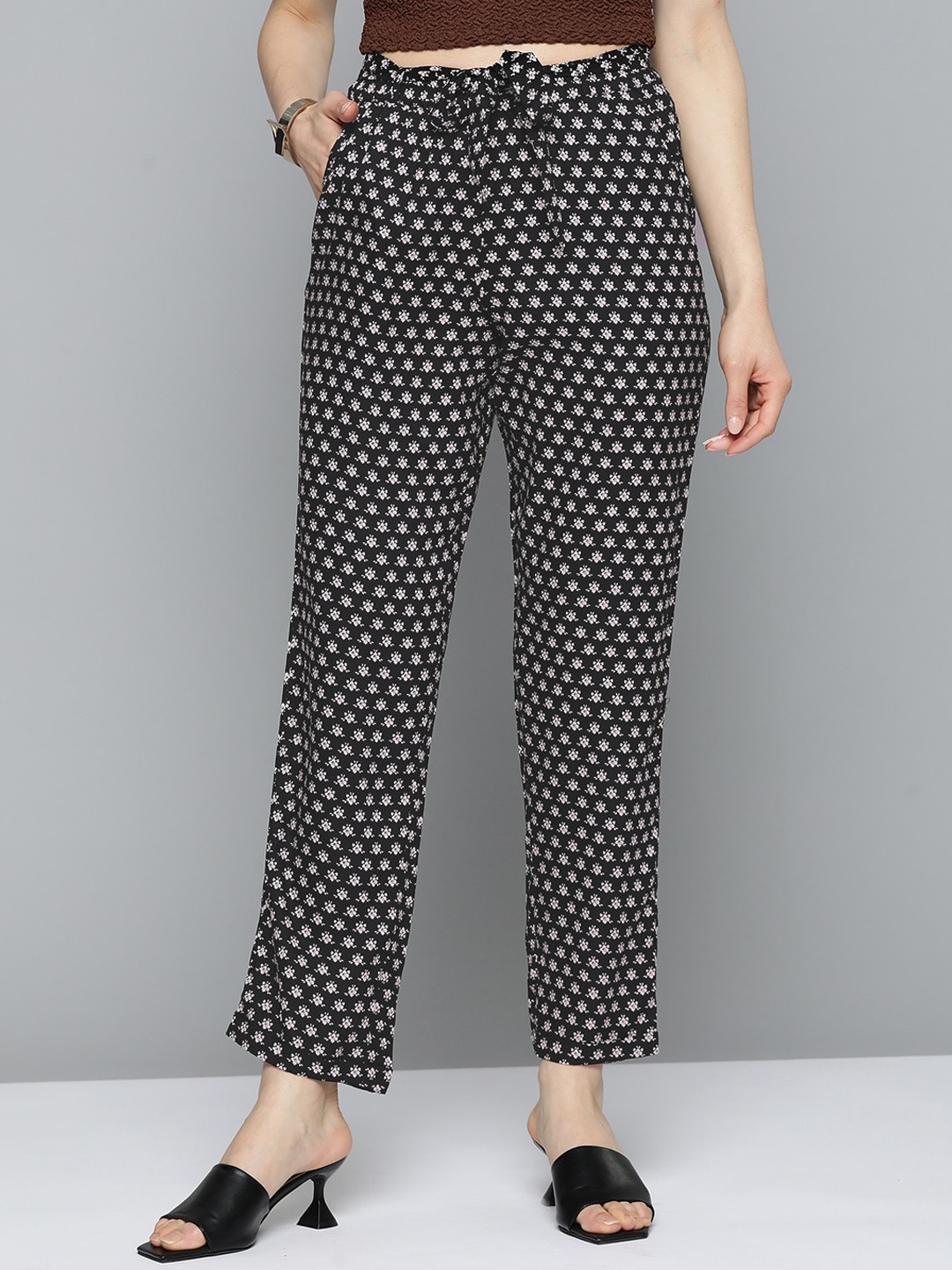 

MALHAAR Women Floral Printed Trousers, Black