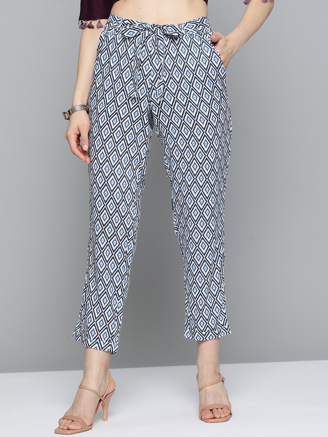 

MALHAAR Women Mid-Rise Printed Trousers, White