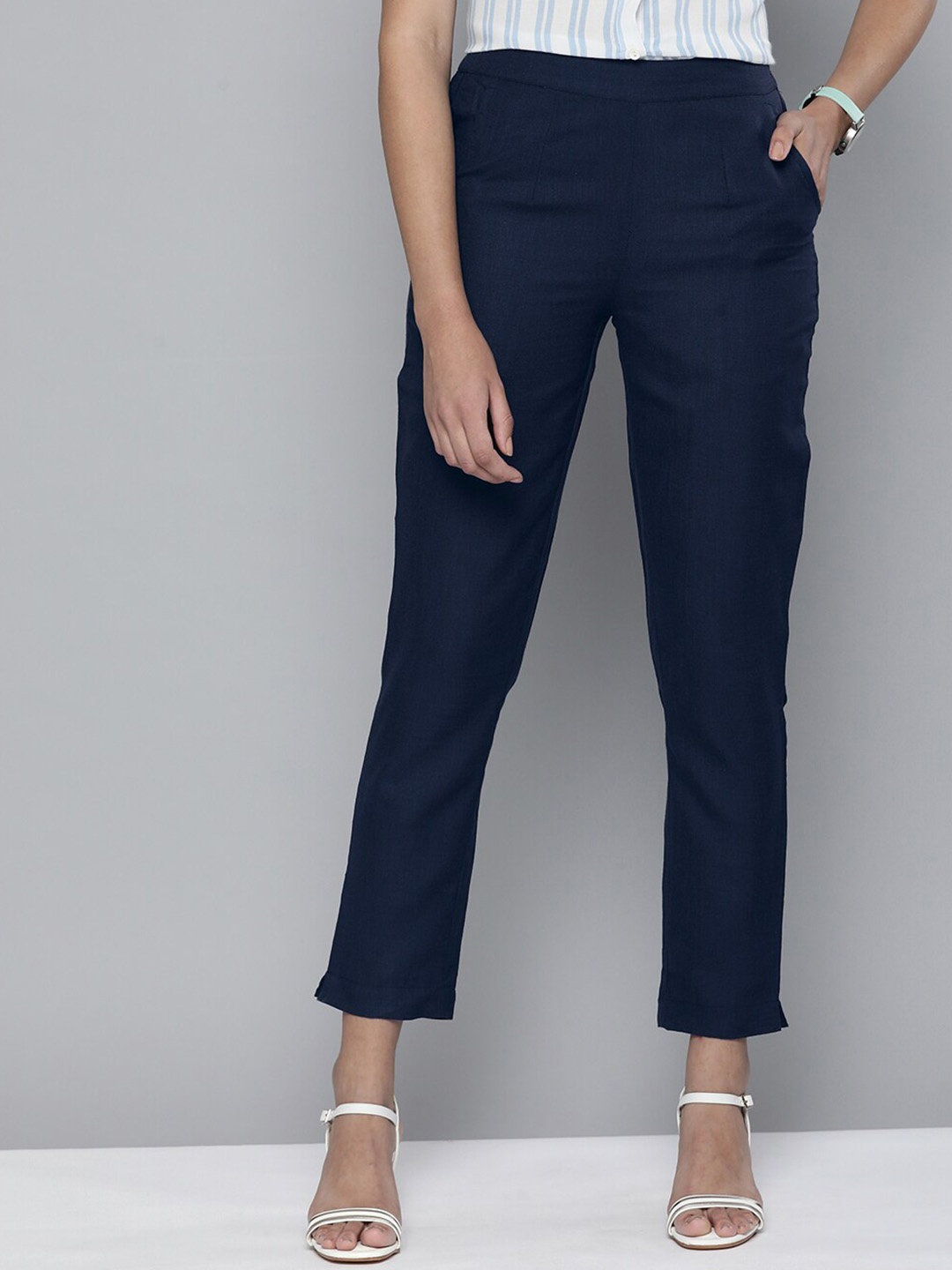 

MALHAAR Women Mid-Rise Cotton Trousers, Navy blue