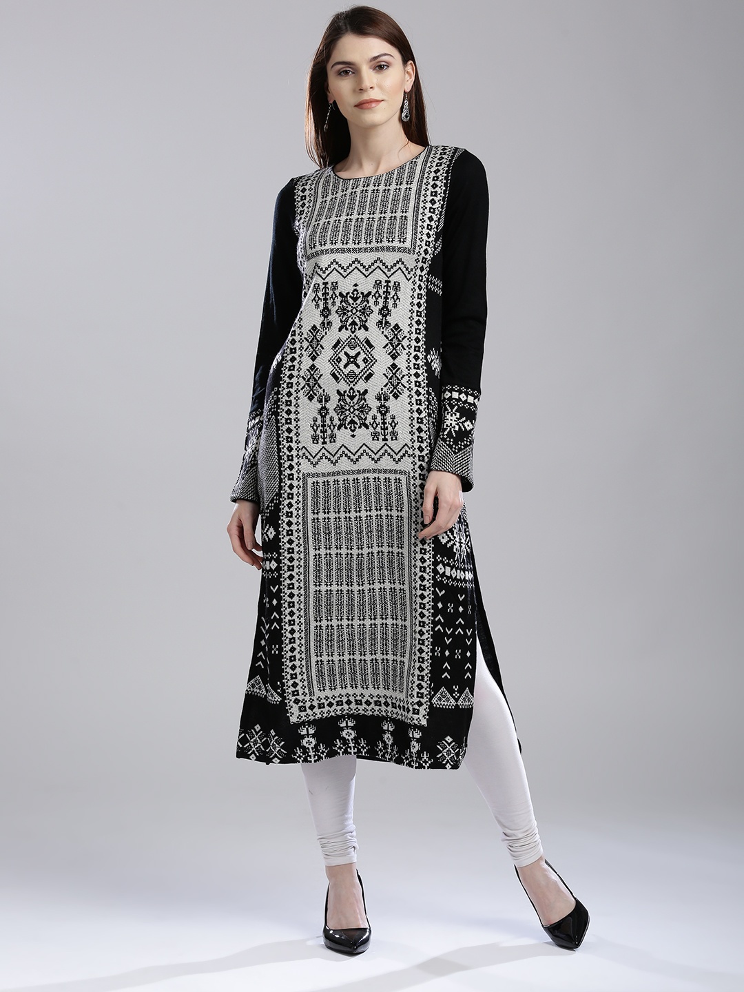 

W Women Black & White Woven Design Straight Kurta