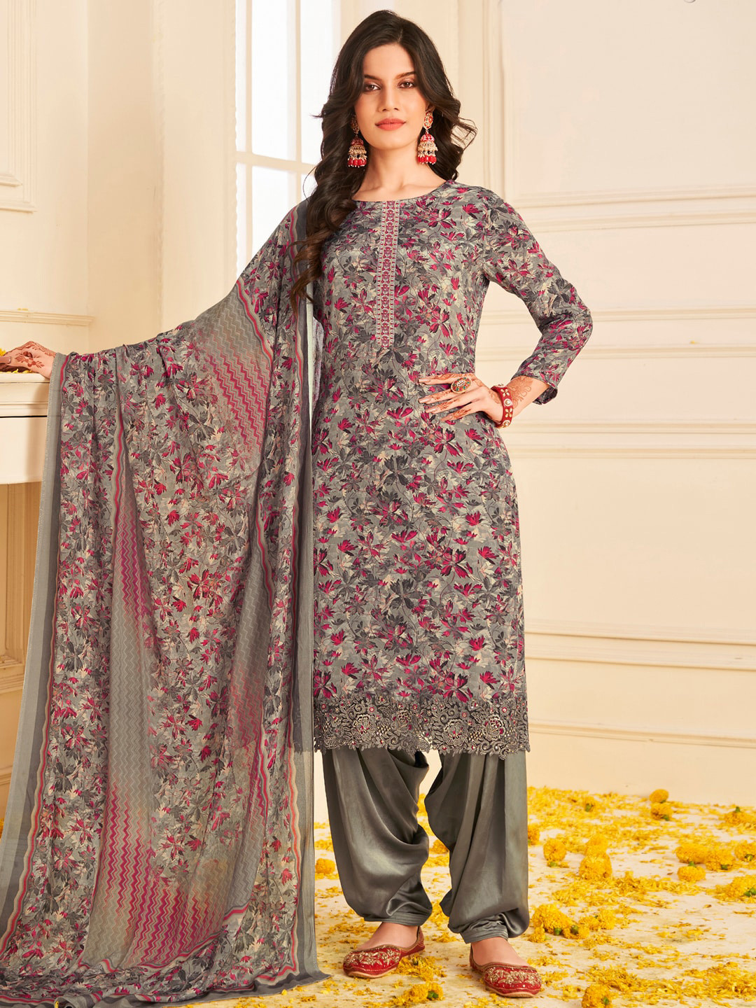 

Stylee LIFESTYLE Printed Silk Crepe Unstitched Dress Material, Grey