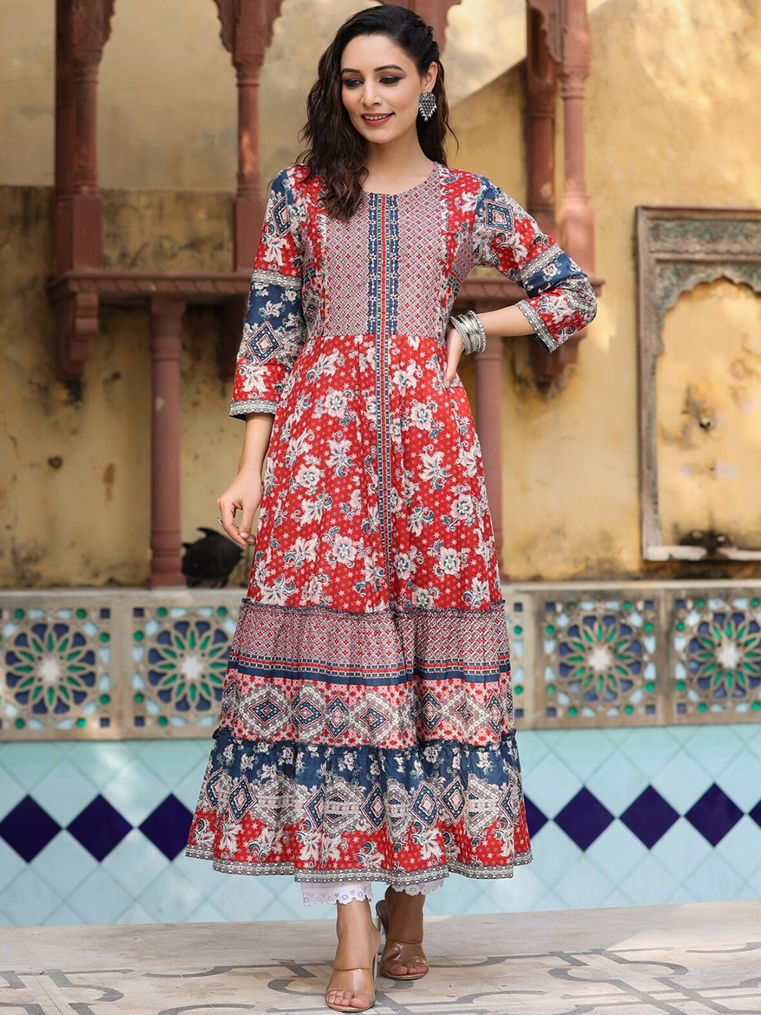 

Rain & Rainbow Women Floral Printed Pure Cotton Anarkali Kurta, Red