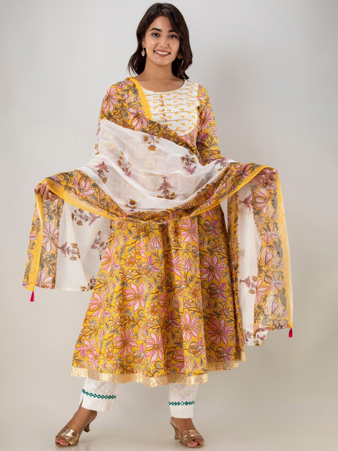 

Kurtipedia Women Floral Printed Gotta Patti Anarkali Kurta With Trousers & Dupatta, Mustard