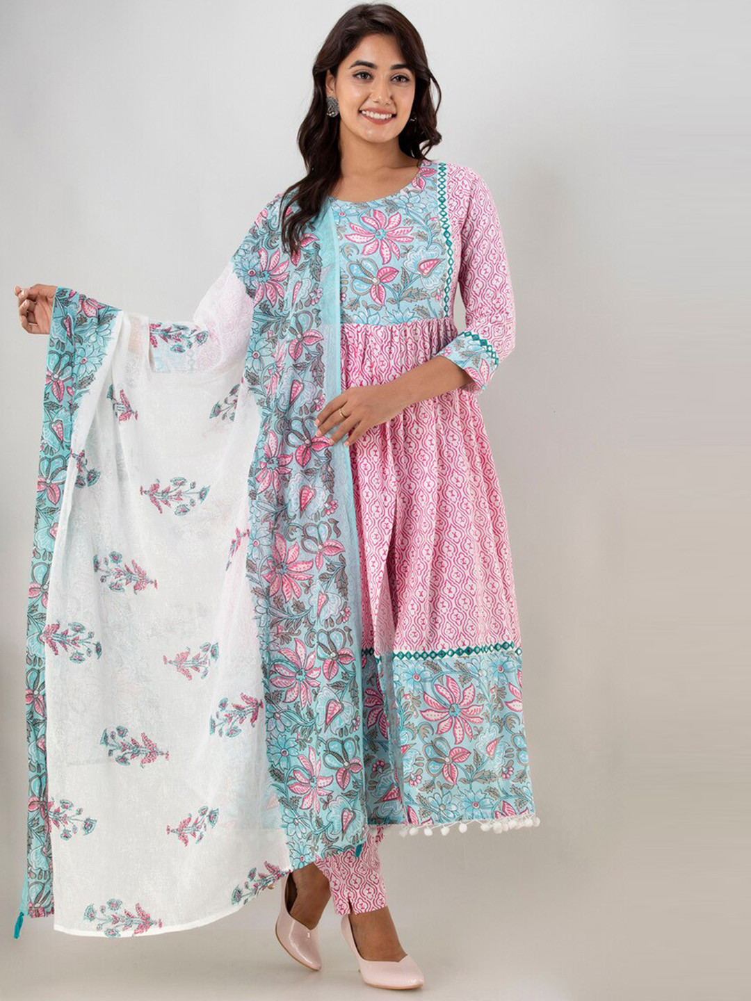 

Kurtipedia Floral Printed Mirror Work Pure Cotton Kurta with Trousers & Dupatta, Pink