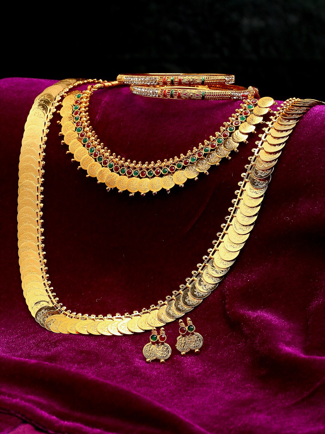 

ZENEME SOHI Gold-Plated Stone-Studded & Beaded Temple Jewellery Set, Red