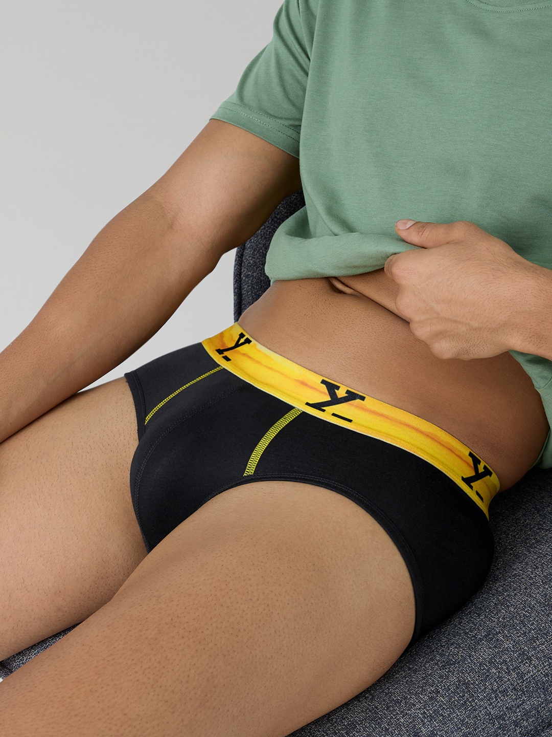 

XYXX Men Mid-Rise Dynamo Micro Modal Basic Briefs XYBRF21, Black