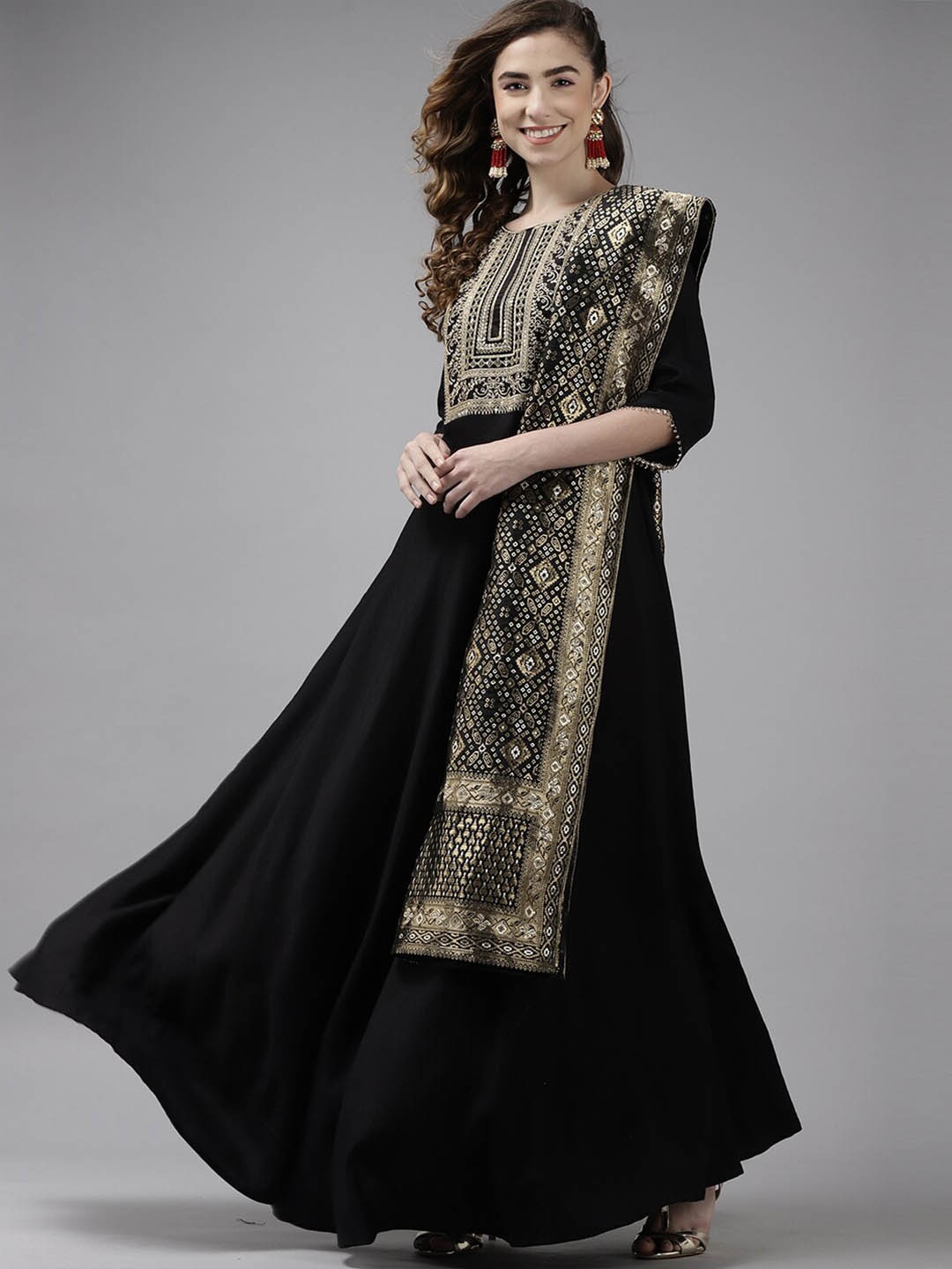 

Indo Era Women Floral Sequinned Embroidered Kurta With Dupatta, Black