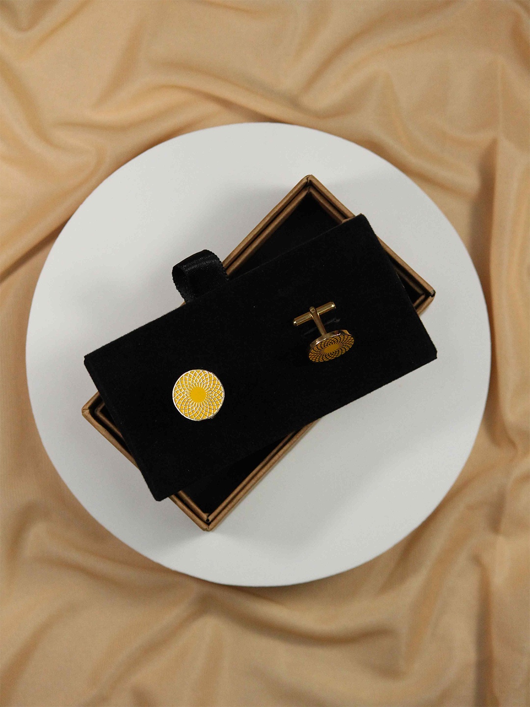 

Tossido Gold-Plated Round Cufflink, Yellow