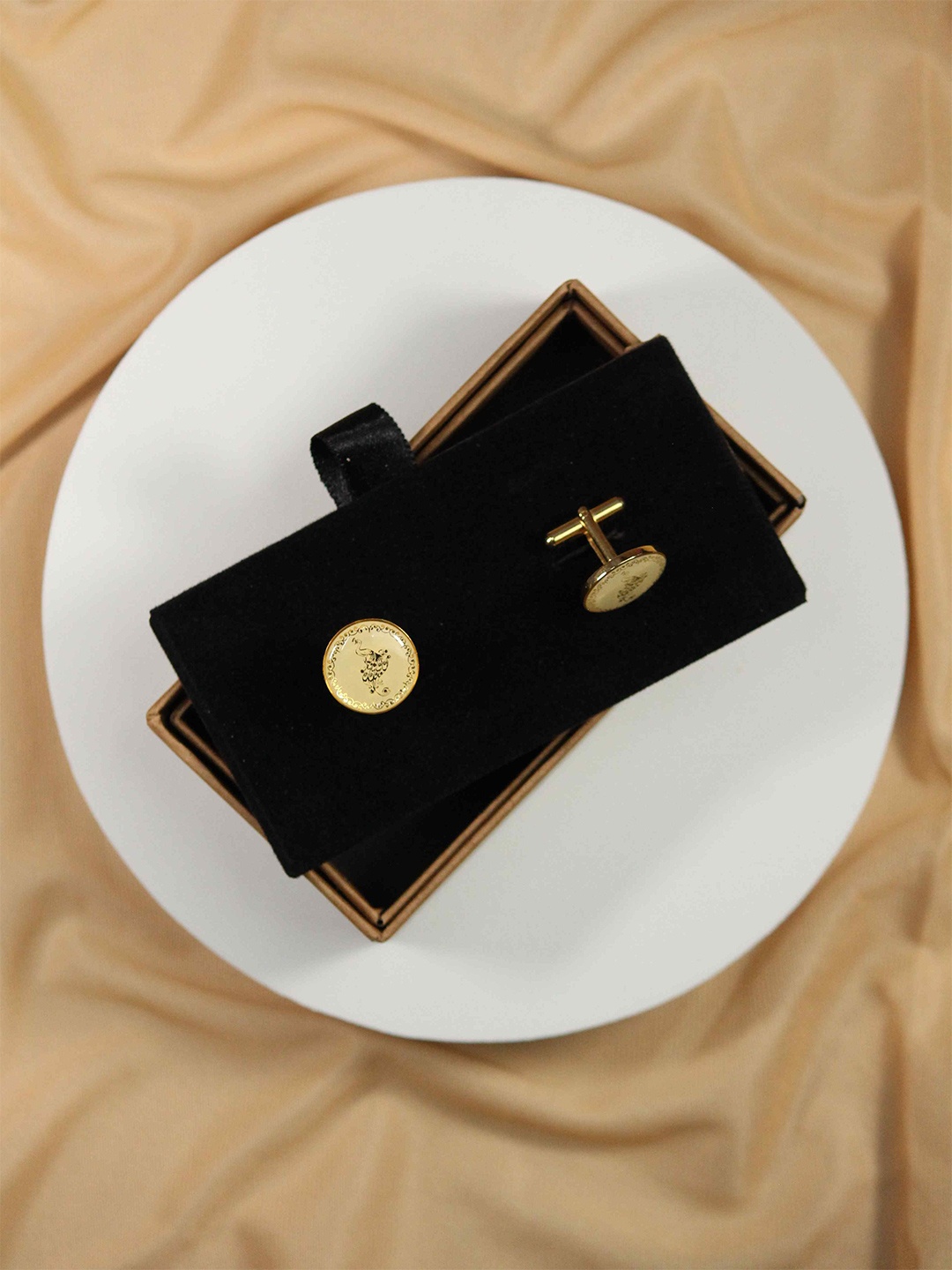 

Tossido Gold-Plated Round Cufflink, Cream