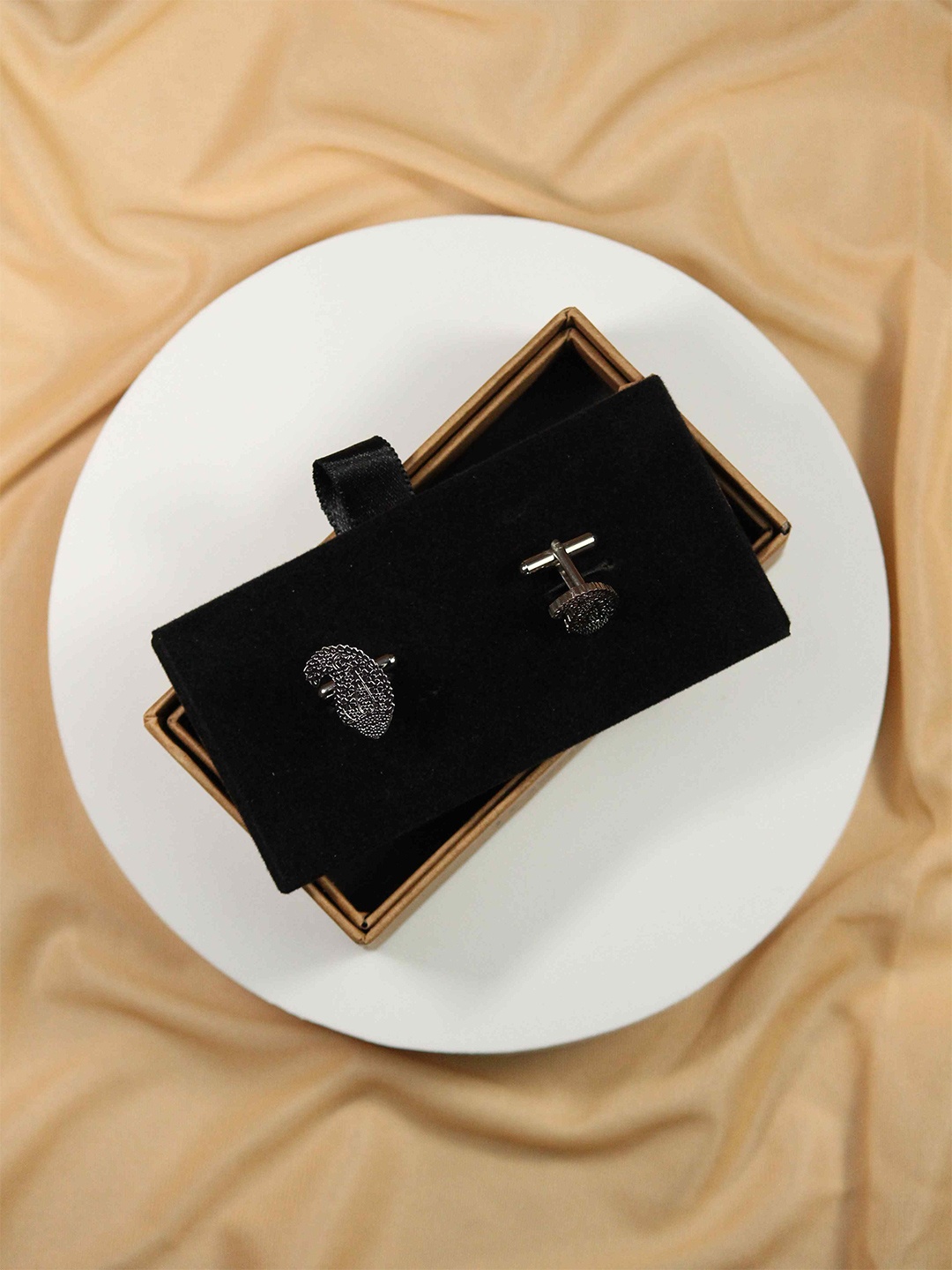 

Tossido Silver-Plated Floral Cufflink